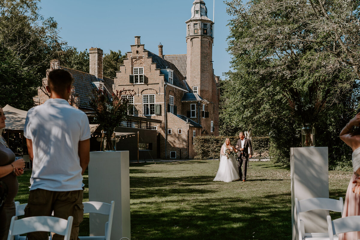 Trouwfotograaf in Zeeland. De leukste trouwlocaties in Zeeland vind je in deze blog. Door everatilroefotografie, trouwfotograaf in Middelburg,Zeeland