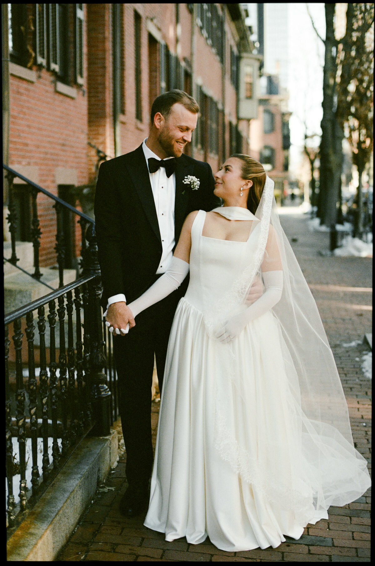 Wedding_Couple_Bride_Groom_Back_Bay
