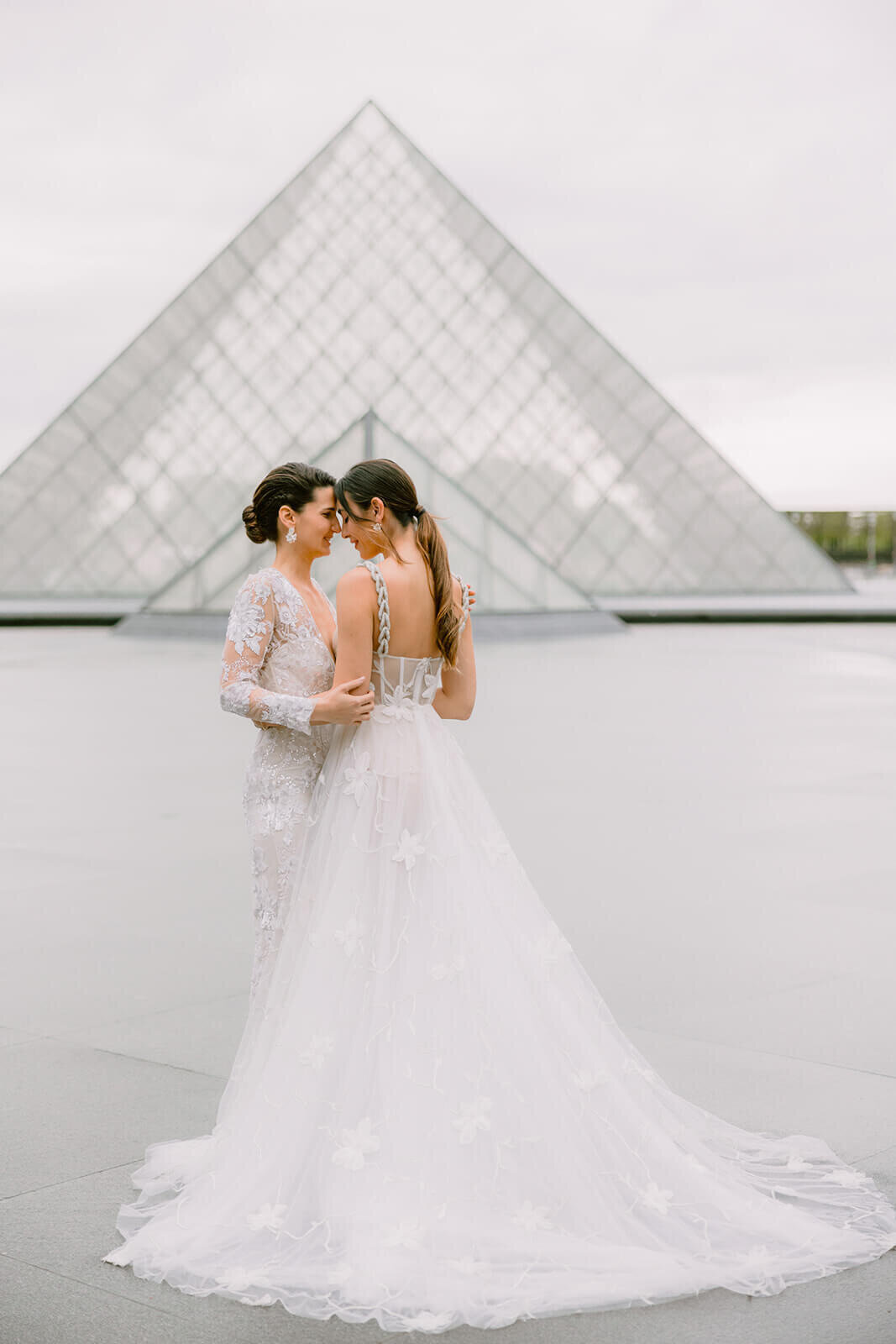 Paris-Elopement-Larisa-Shorina-Photography-le-Prive-Collective-30