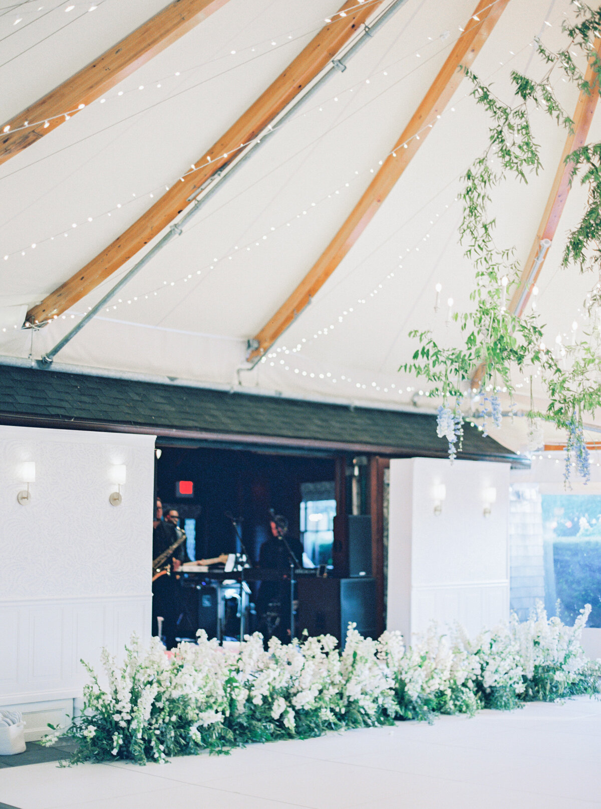 Emily March Photography Wilmington, North Carolina and Destination Wedding Engagement Photographer Heirloom Photography for Memorable Gatherings Light Airy Sentimental Imagery Images Weddings SamuelsWedding_0718