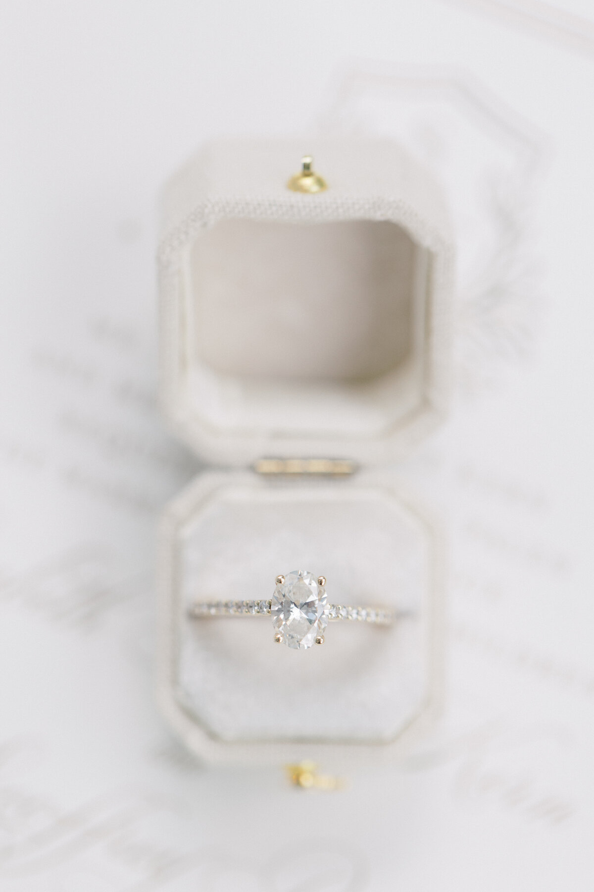 Molly Sue Photography New Jersey + East Coast Wedding Photographer Romantic Imagery Engagement Lifestyle Heirloom Wedding Albums24