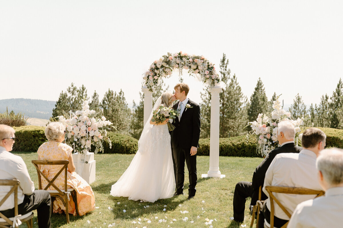backyard_intimate_wedding_spokane_washington_11