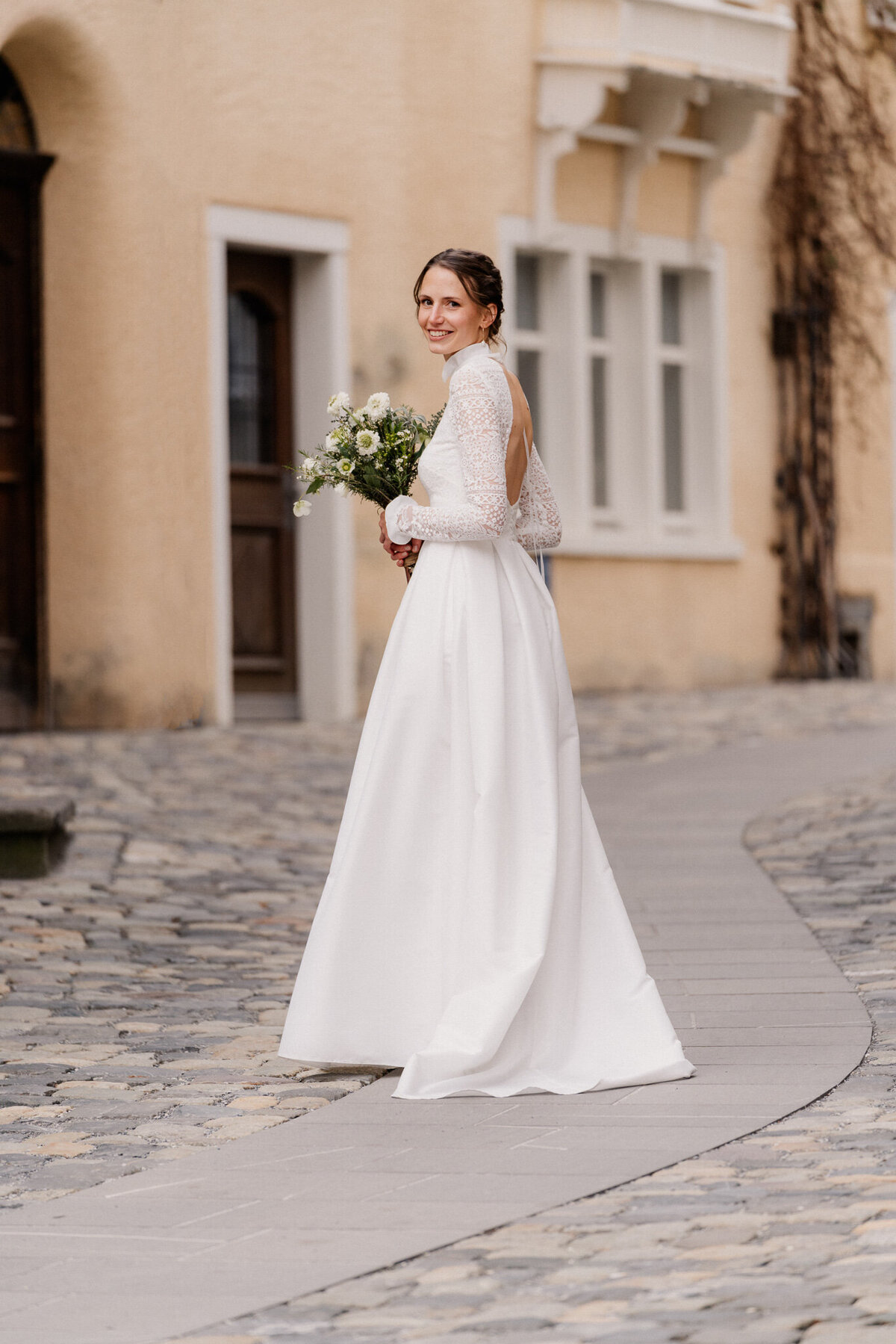 Sarah Schöb - Professional_Makeup_Artist_Schweiz_Bridal_Styling_RealbrideKathrin9_2048px