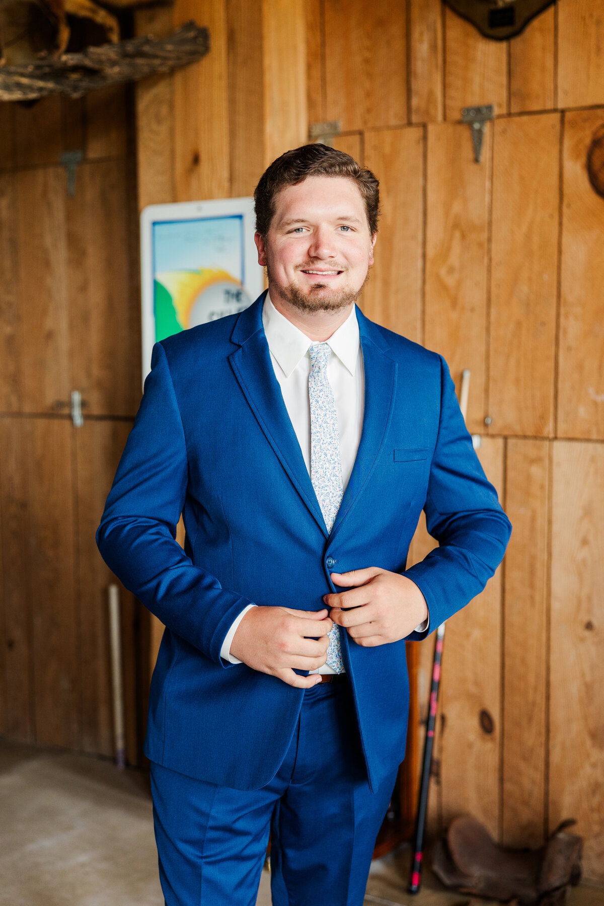 groom-getting-ready-at-lewallen-farms-ga