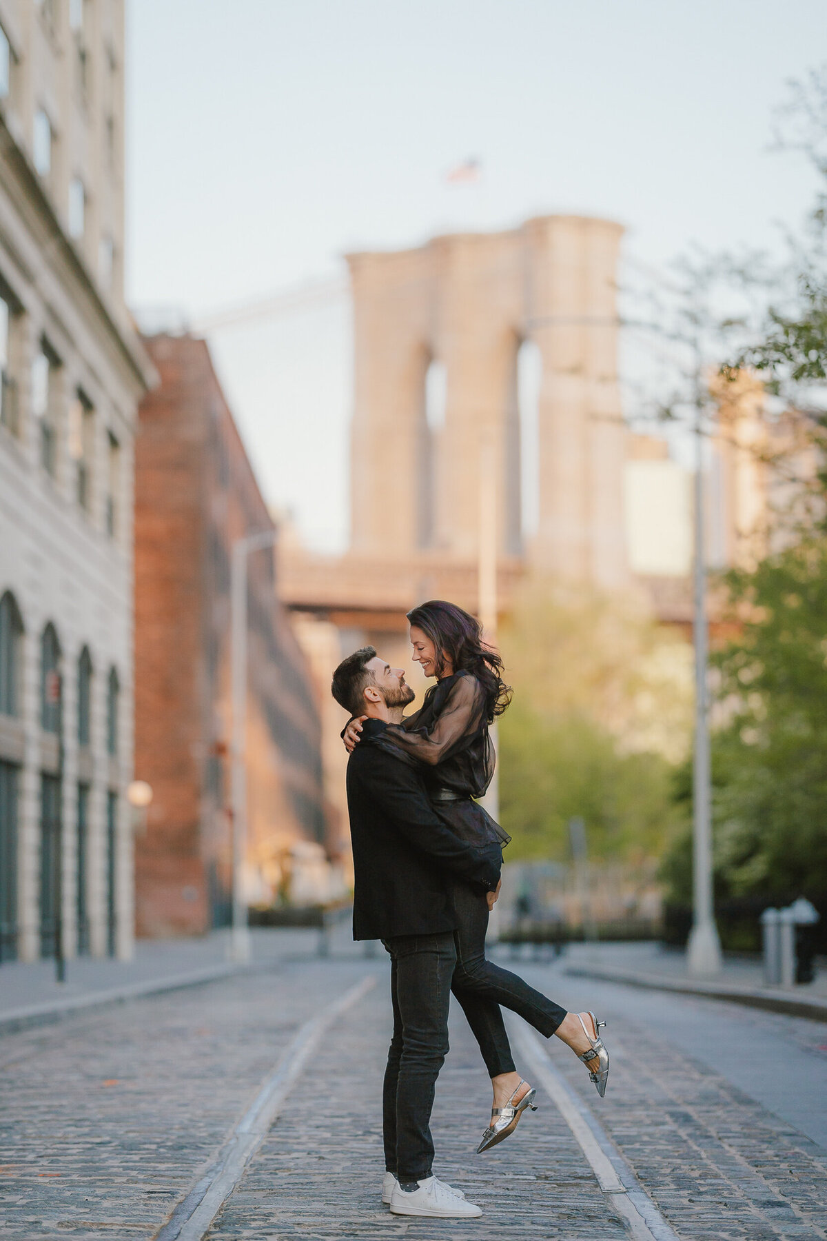 new york brooklyn dumbo engagement session