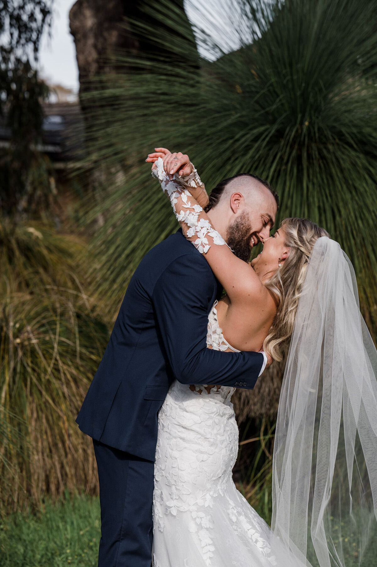 ehlanna-jake-backyard-falcon-wedding-freedom-garvey-photographer-027