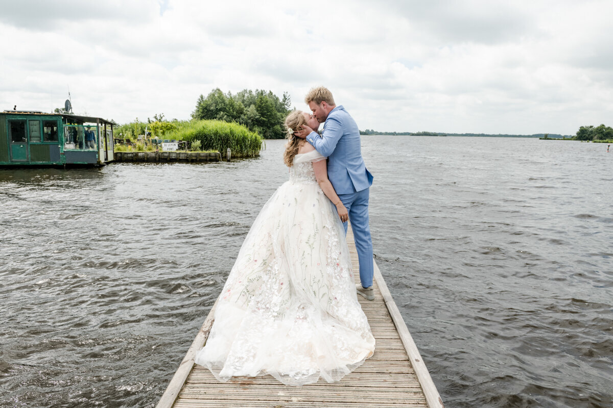 Trouwfotograaf Friesland, bruidsfotograaf, trouwen bij Paviljoen de Leyen (108)
