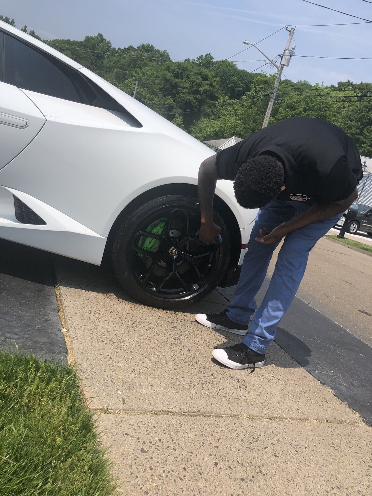 a-nice-touch-auto-detailing-white-car-wheels-and-rim-cleaning-tire-shine