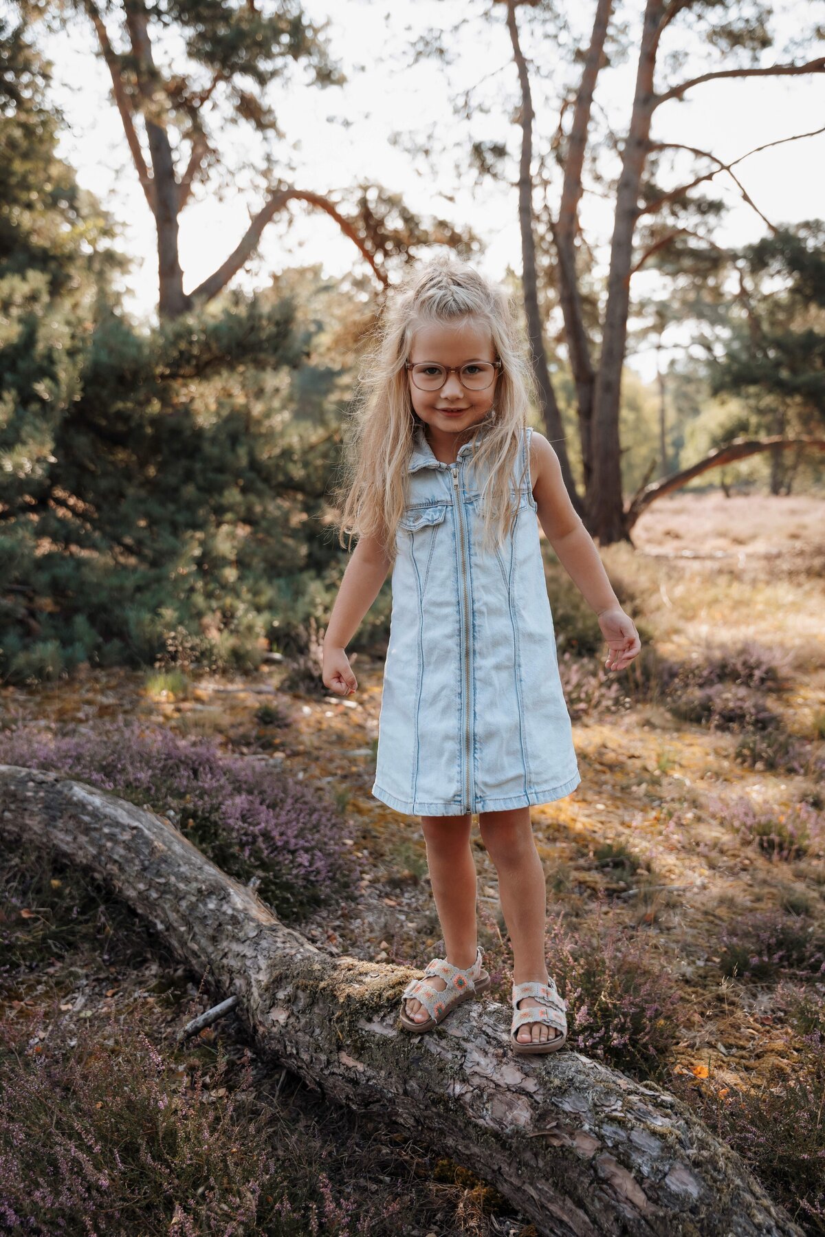 gezinsfotograaf roermond, gezinsfotograaf leudal, gezinsfotograaf haelen, gezinsfotografie limburg, gezinsfotograaf limburg, gezinsshoot leudal, gezinsshoot roermond, gezinsshoot haelen, gezinsfotograaf limburg, gezinsfotograaf brabant, spontane gezinsfoto's, spontane foto's met kinderen, spontane fotografie, gezinsfotograaf