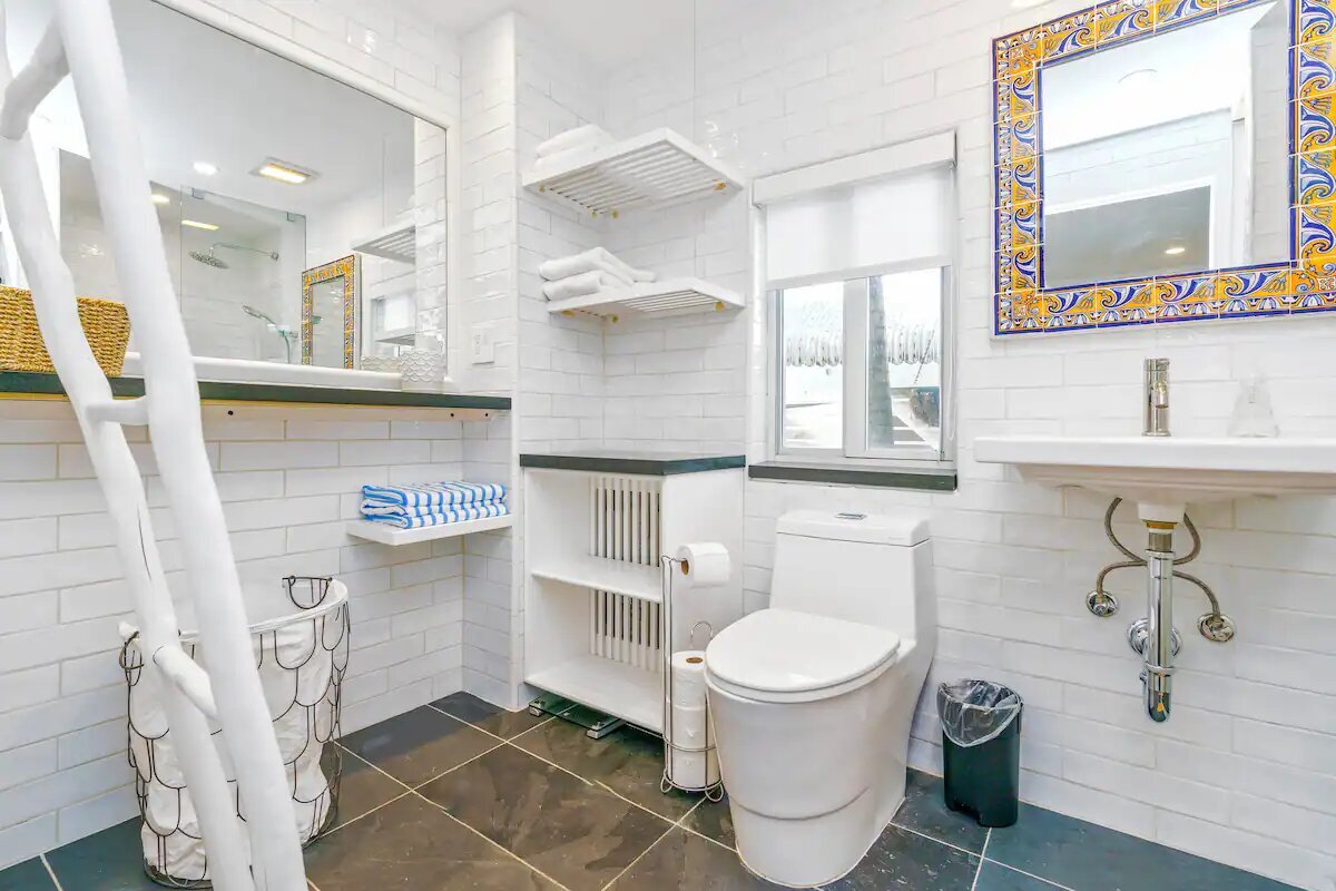 Bathroom 1 (1)