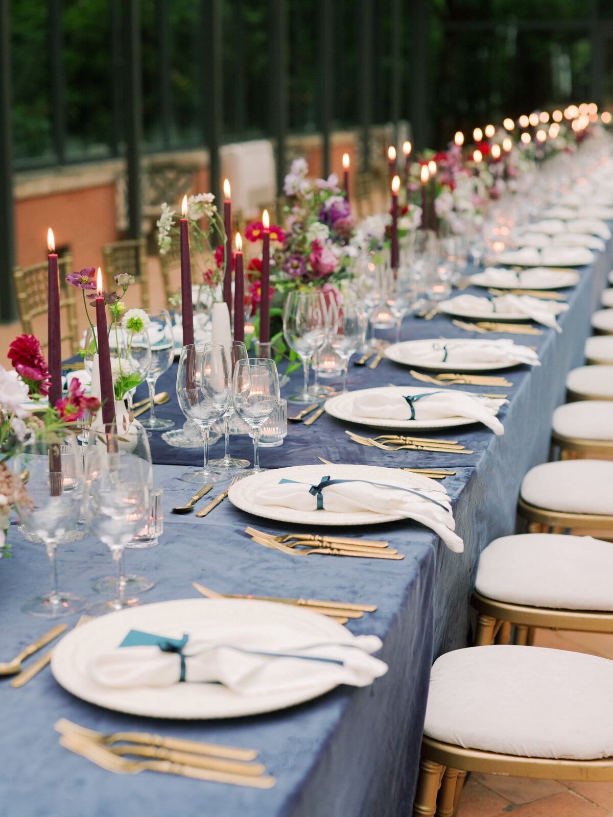 casa-dos-penedos-portugal-wedding-summer-blue-purple-centerpiece-ideas