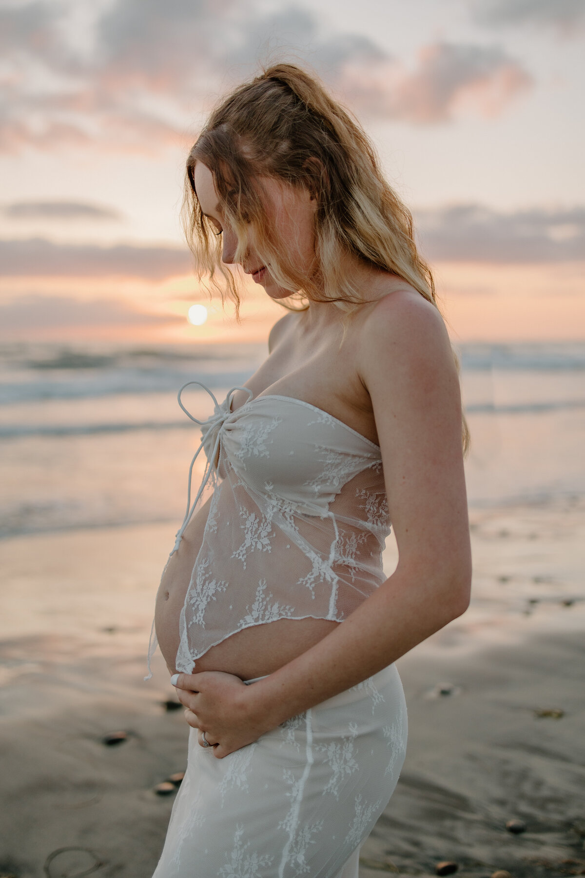 romantic-beach-maternity-session-janelle-aloi-94