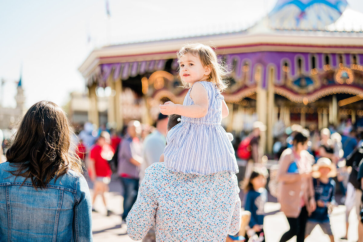 Disney Family Photos411