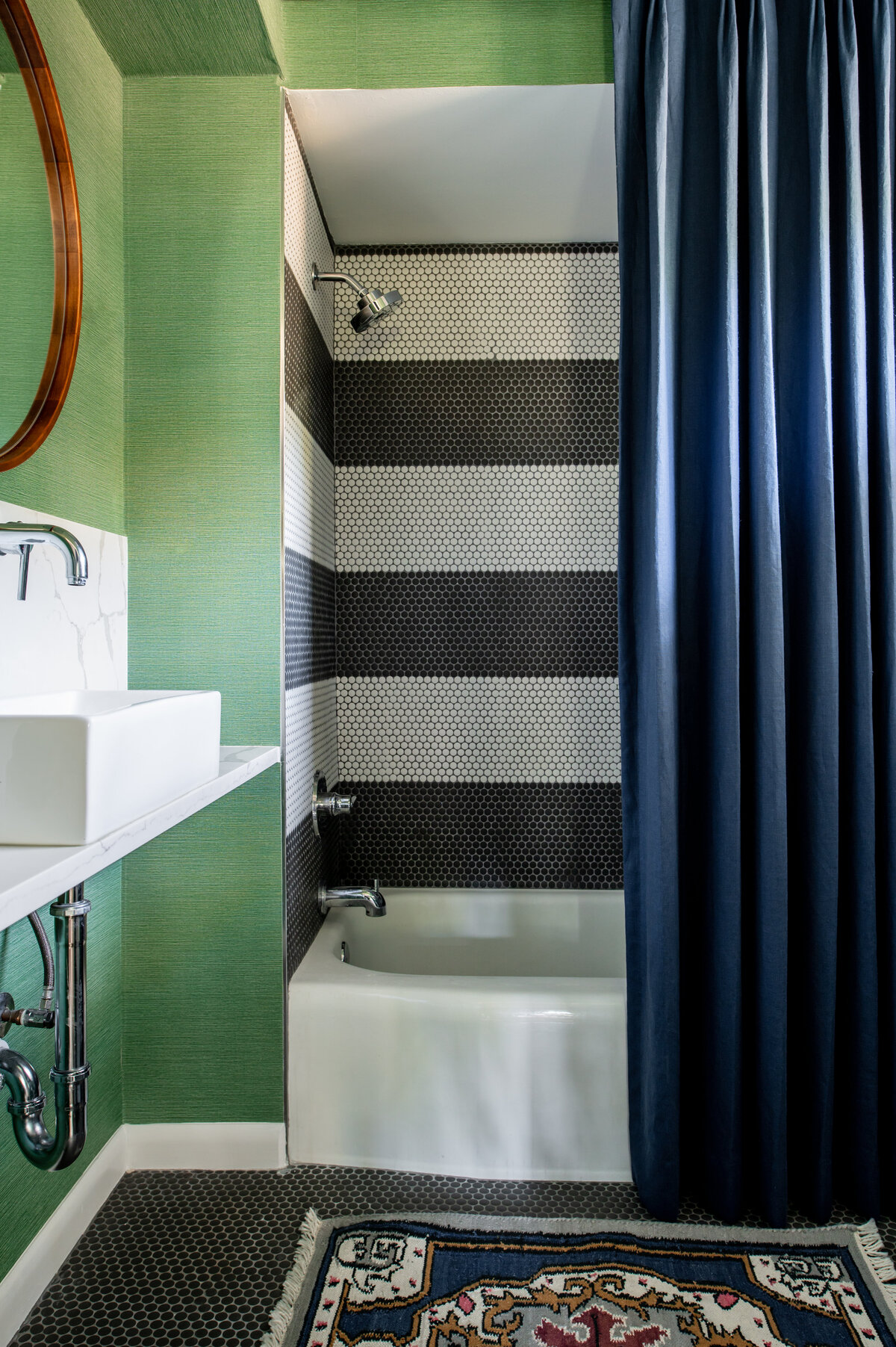 colorful-bathroom-interior-designer