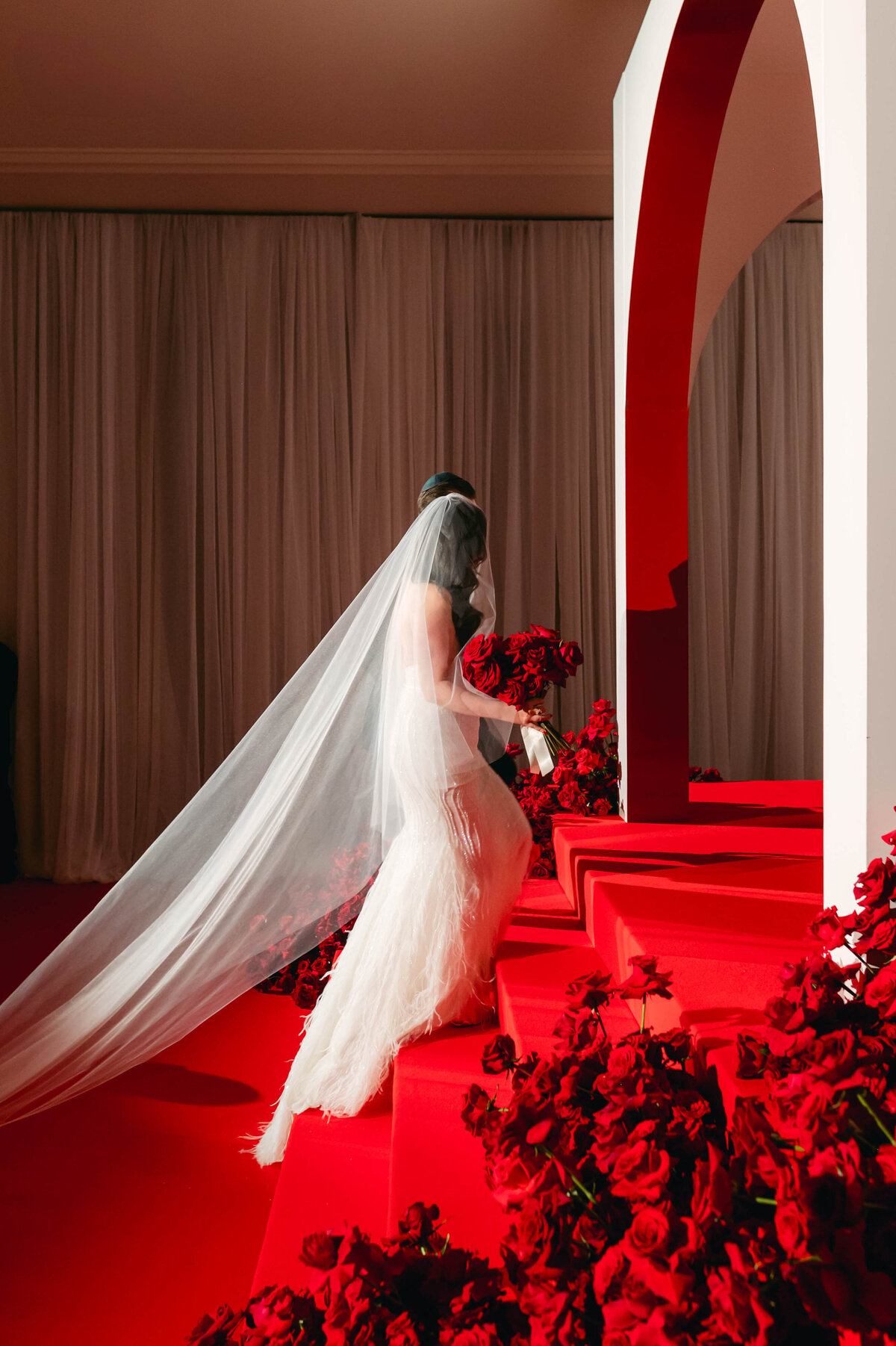 515-A-Luxurious-Red-Themed-Wedding-in-Toronto-Capturing-Timeless-Elegance-31