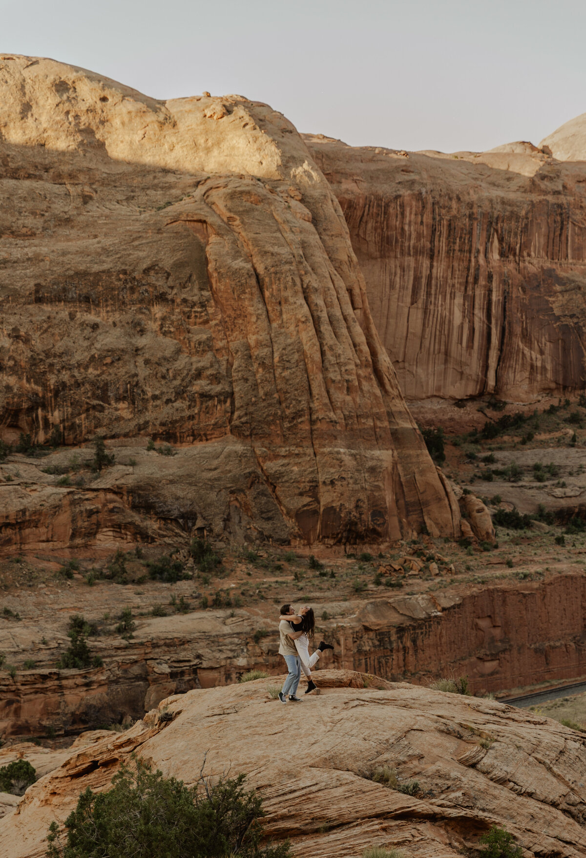 UT Desert Couples Photos Wide Angle 
