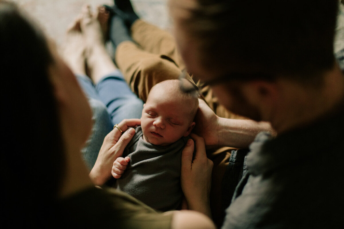 Relaxed newborn lifestyle session at Home in Winnipeg