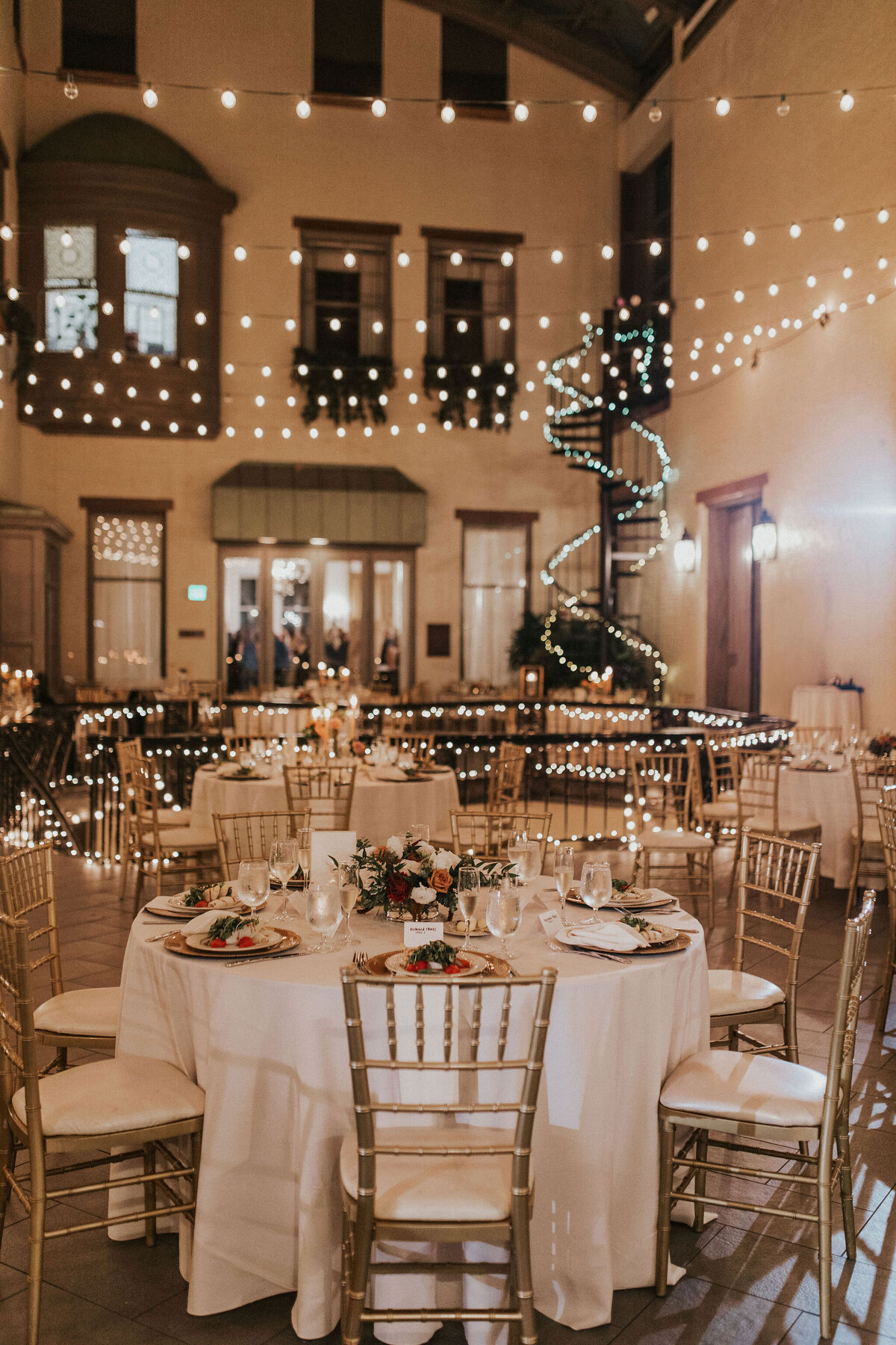 WELLING-FLORES.Wedding.EngineersClub-rcptn-40