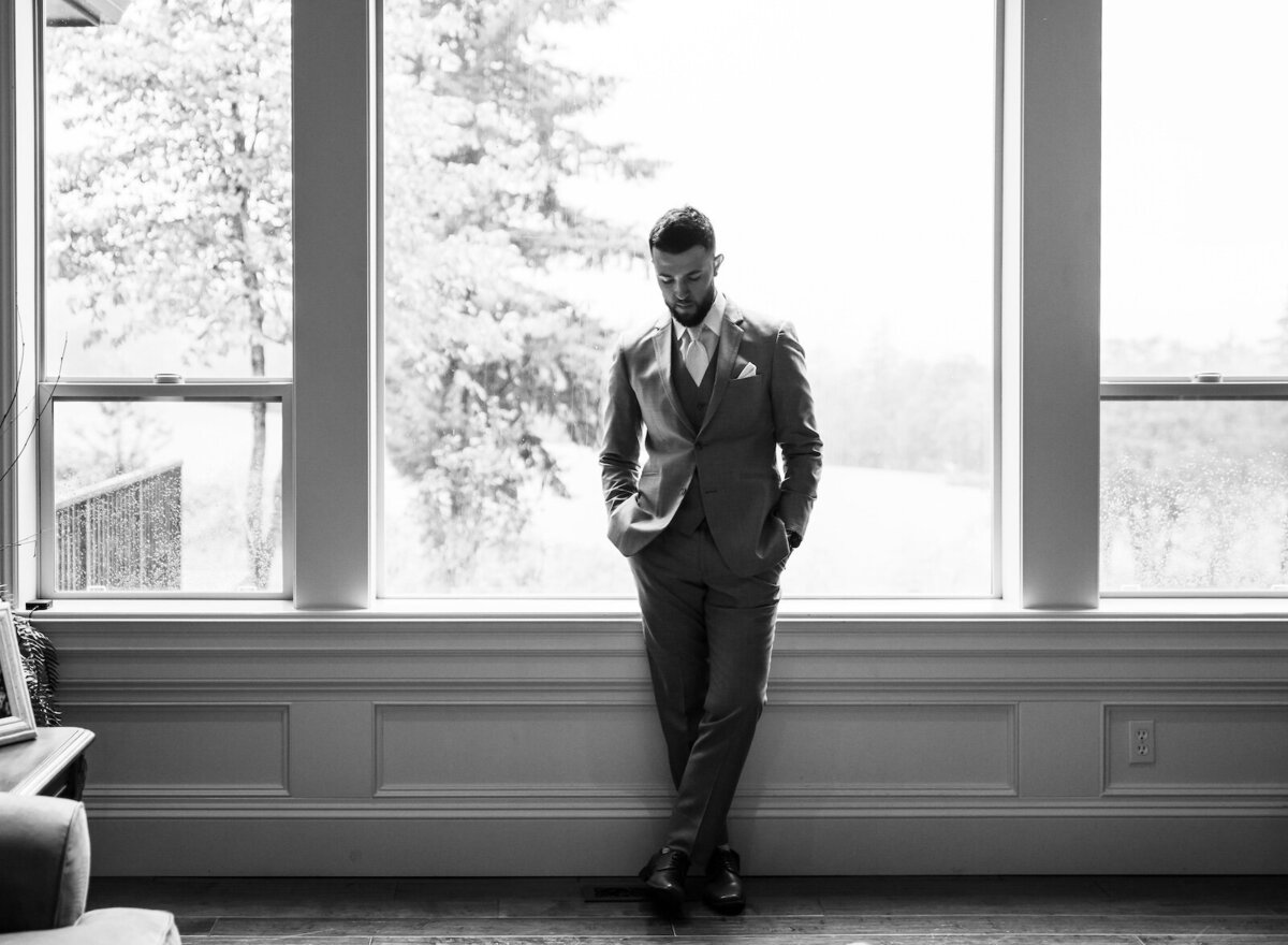 Groom-BW