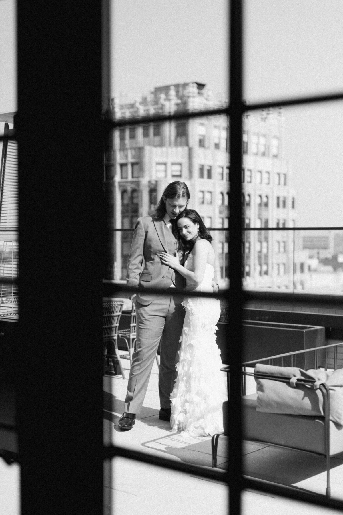 BOOK TOWER WEDDING DETROIT WEDDING PHOTOGRAPHER - LINDSAY ELAINE PHOTOGRAPHY