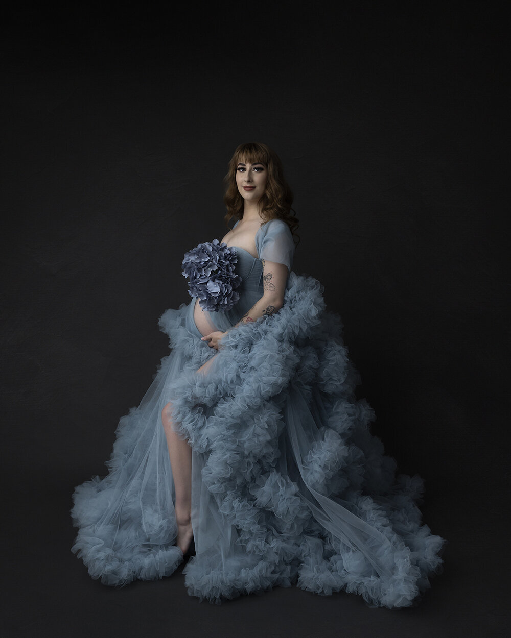 MATERNITY_PREGNANTWOMAN_BLUEGOWNDRESSWITHFLOWERS1