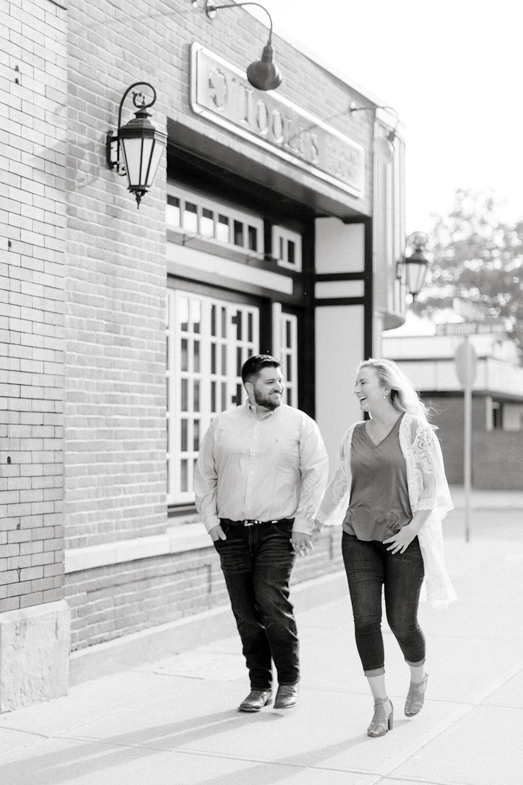 downtown-grand-rapids-michigan-engagement-photographer-12958