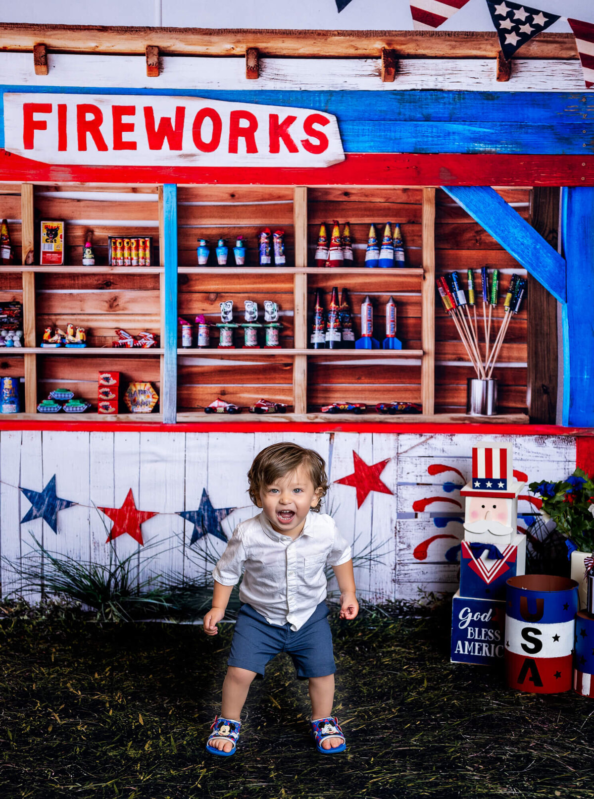 Prescott kids photographer Melissa Byrne  offers fireworks mini sessions for July 4th