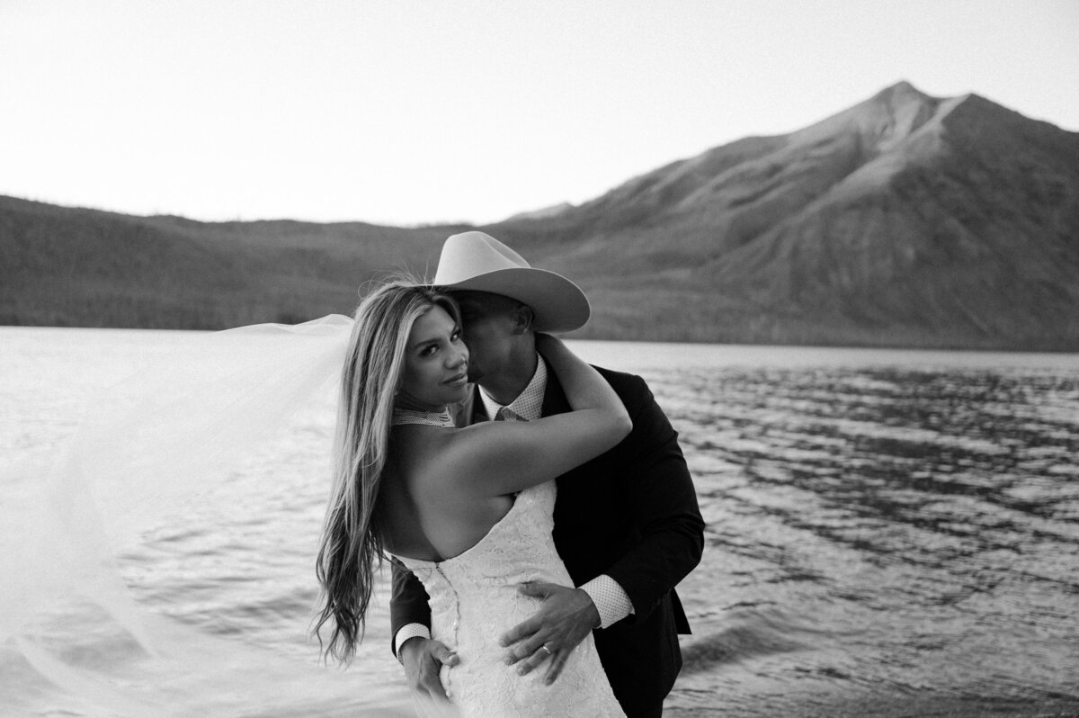 presley-gray-photo-boho-glacier-park-elopement-9378