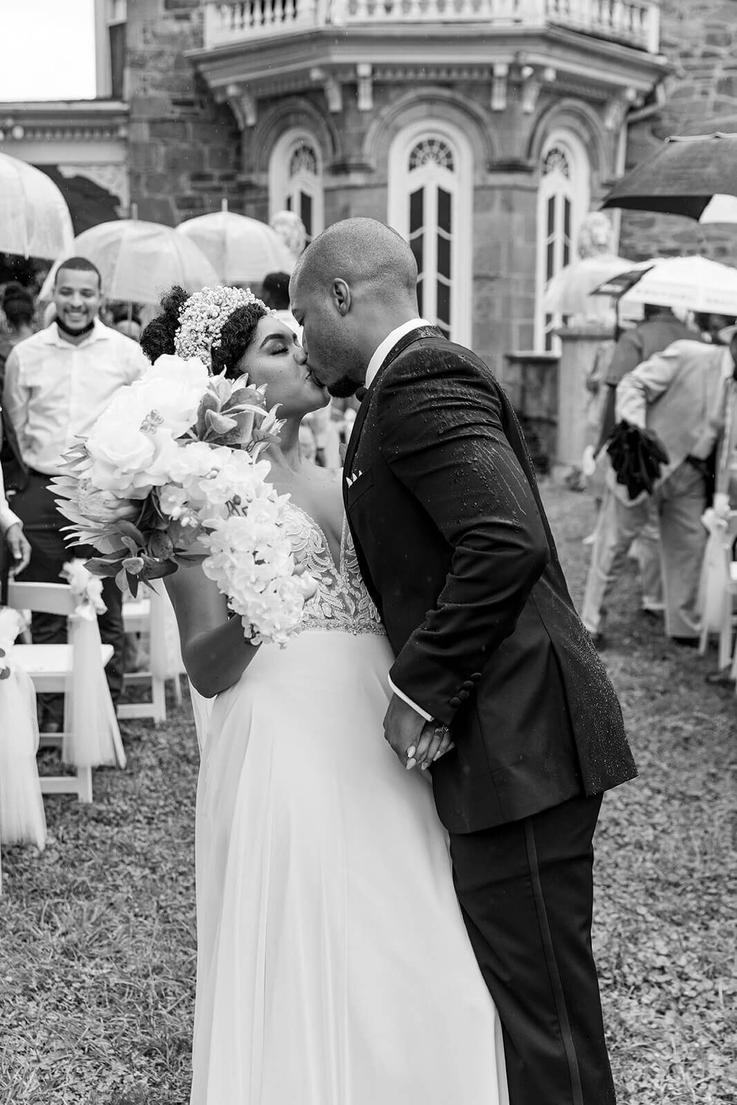 wedding ceremony at Cylburn Arboretum