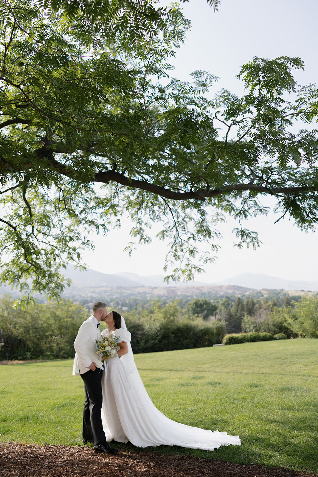loui_photography_manor_house_colorado_summer_wedding_bella_pat-31