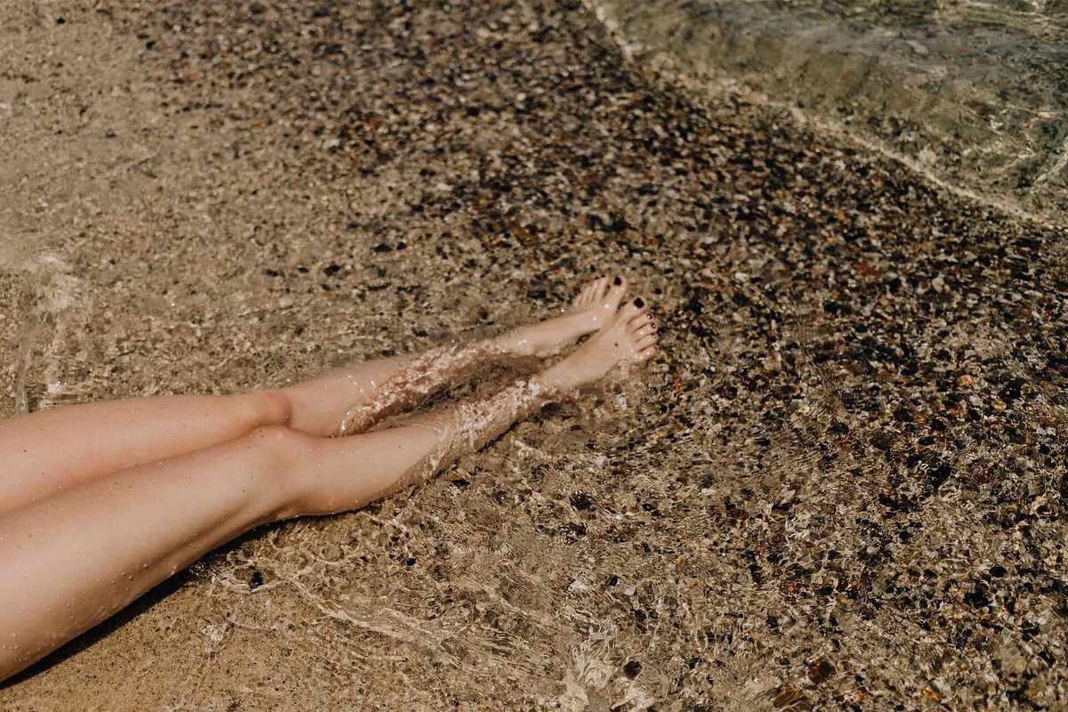 kaboompics_a-beautiful-blonde-sunbathing-on-a-beach-in-sardinia-18072