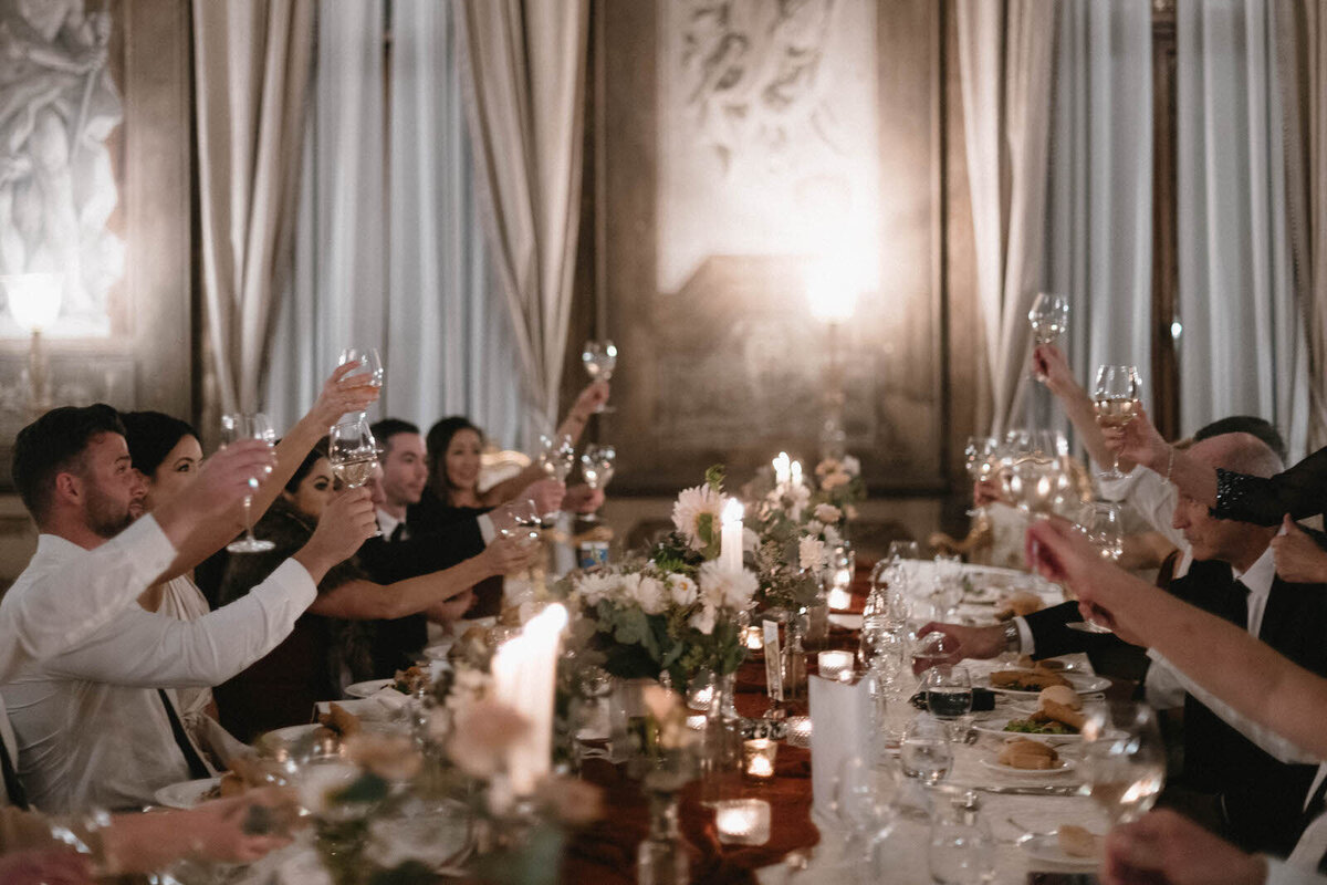 Flora_And_Grace_Editorial_Venice_Analog_Editorial_Wedding_Photographer (1 von 1)-119