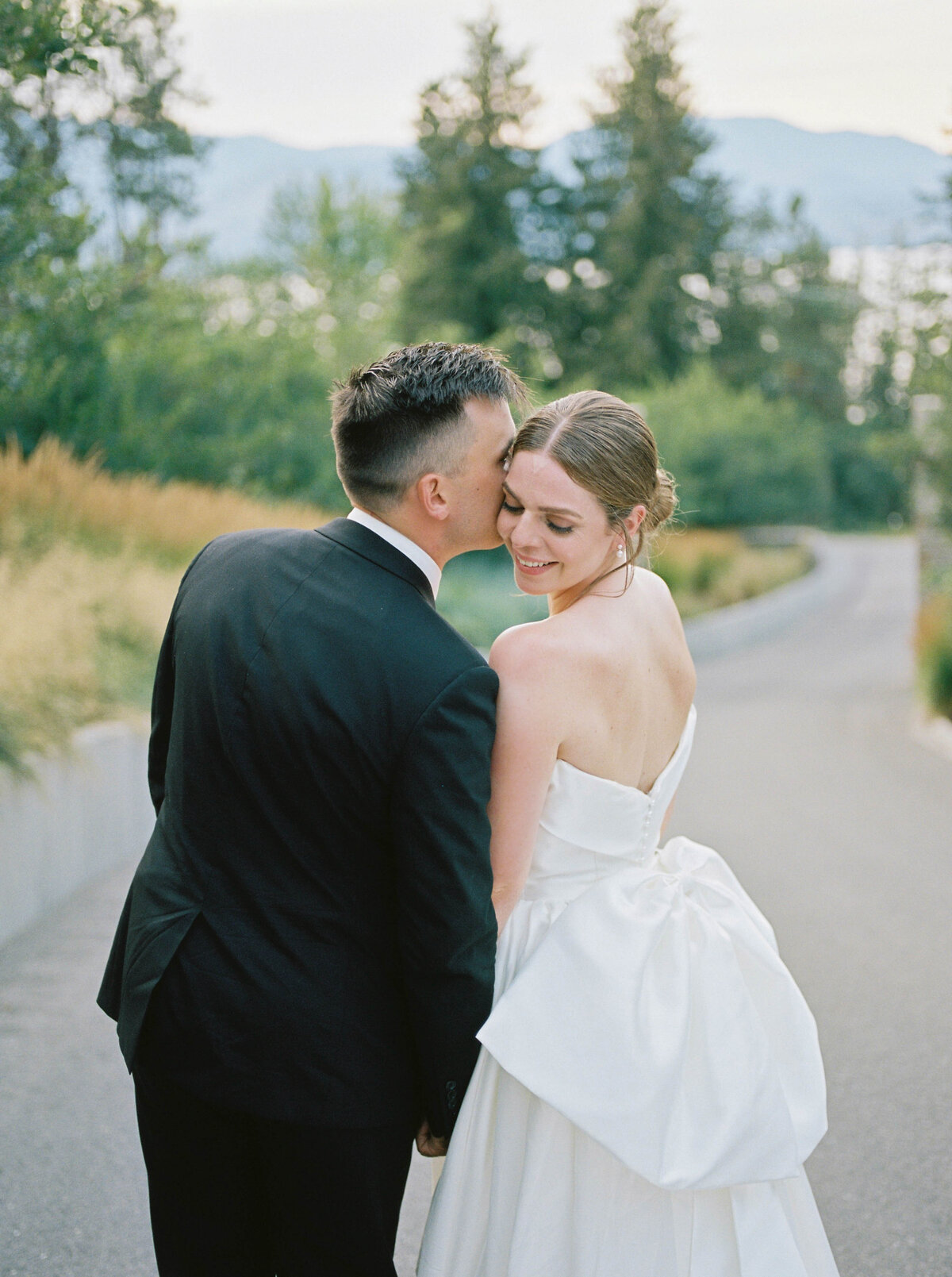 minted-photography-cedar-creek-winery-wedding-bc-132