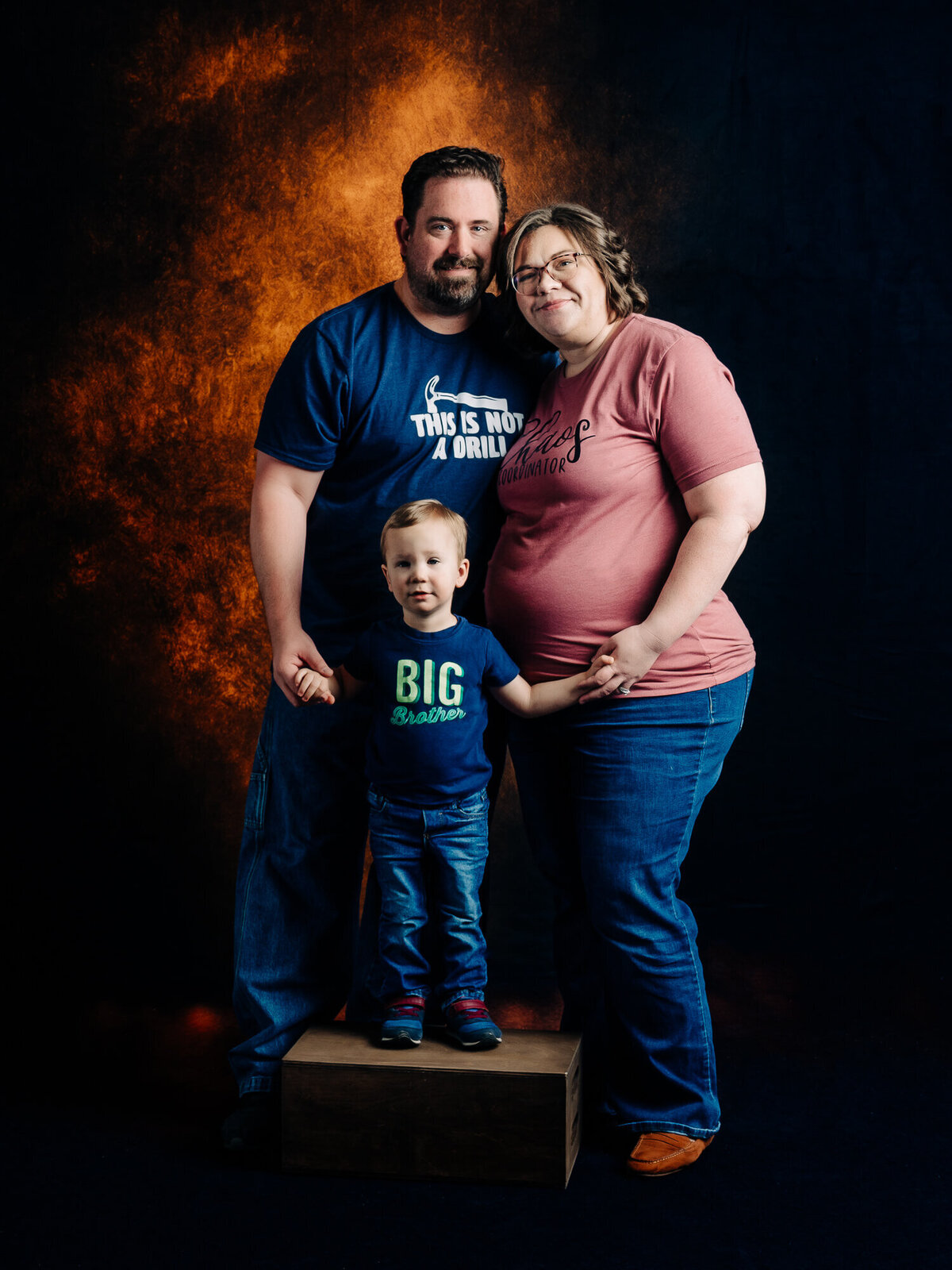 Expecting family poses in Prescott family photos