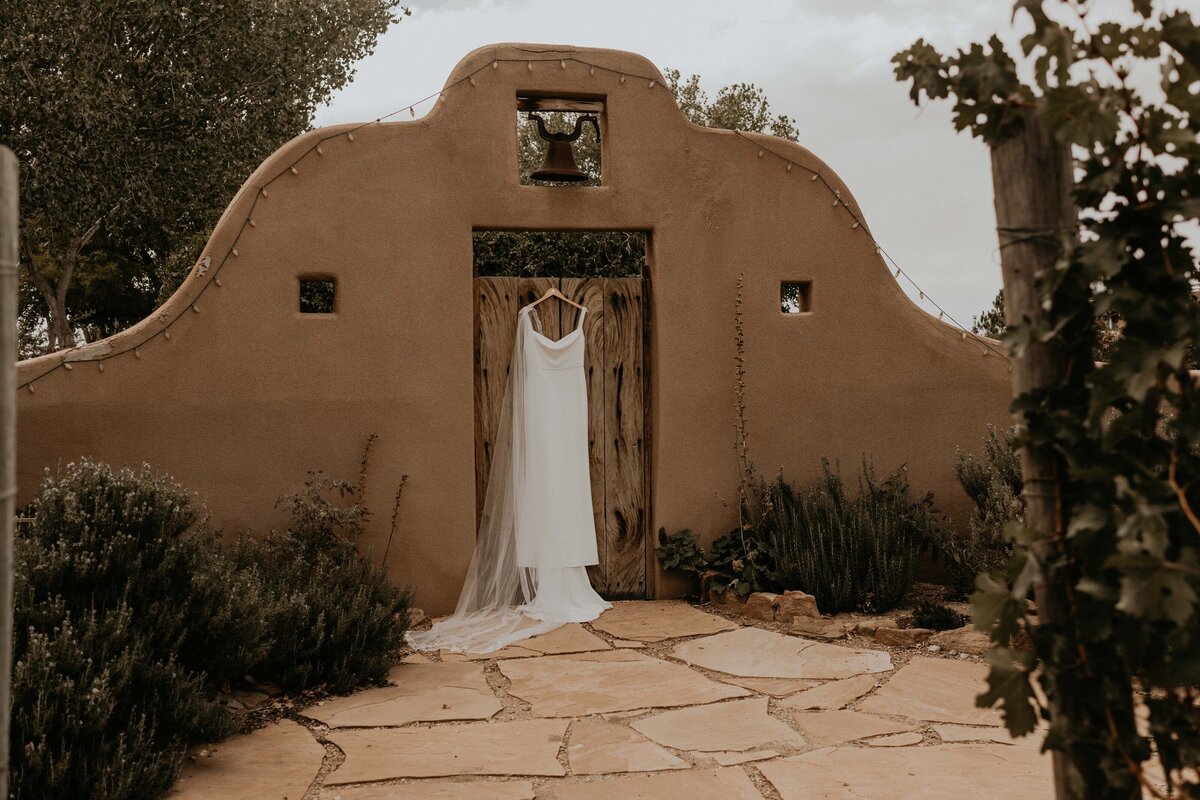 casa-perea-art-space-wedding-corrales-new-mexico-5
