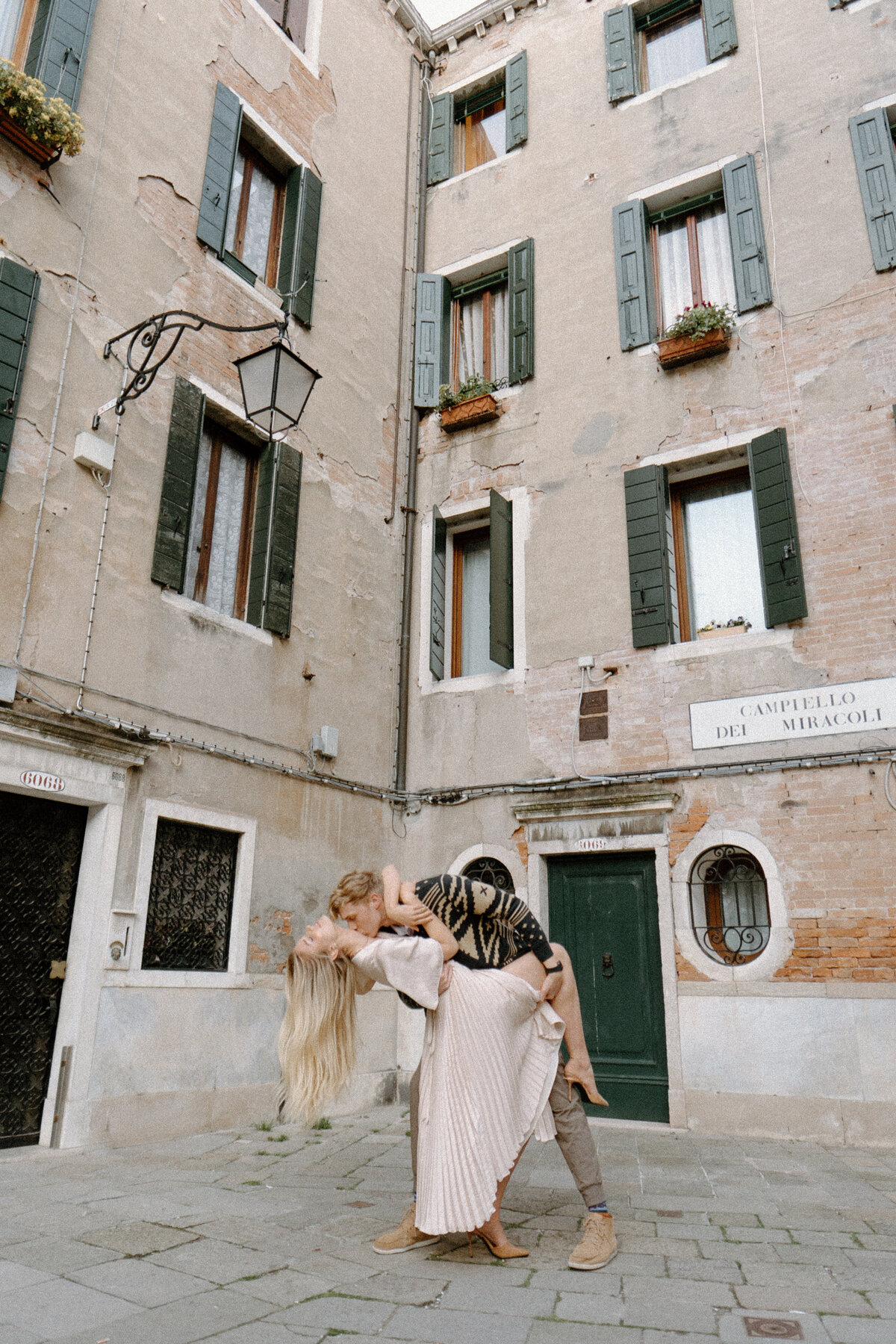 Documentary-Style-Editorial-Vogue-Italy-Destination-Wedding-Leah-Gunn-Photography-35