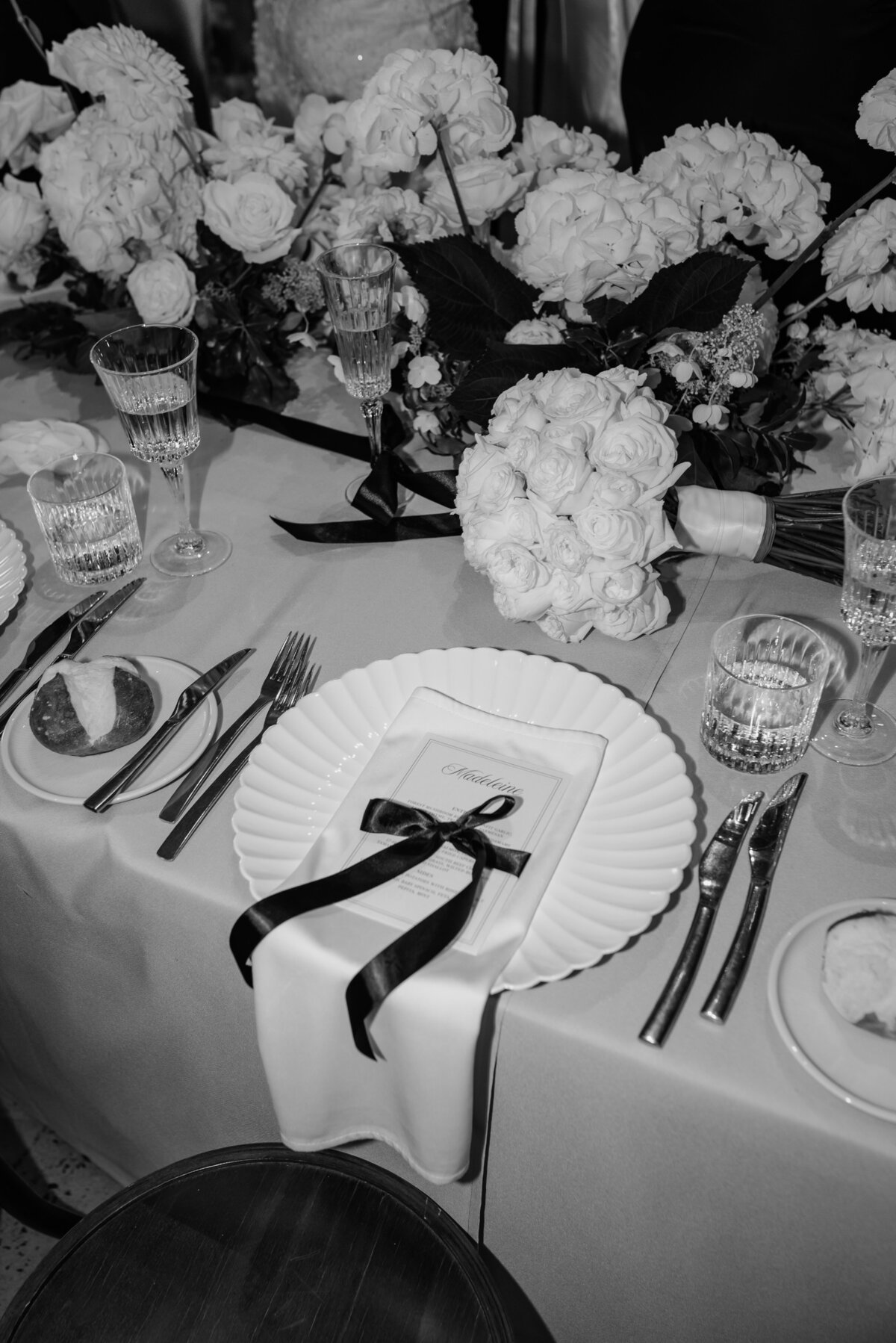 modern-table-setting