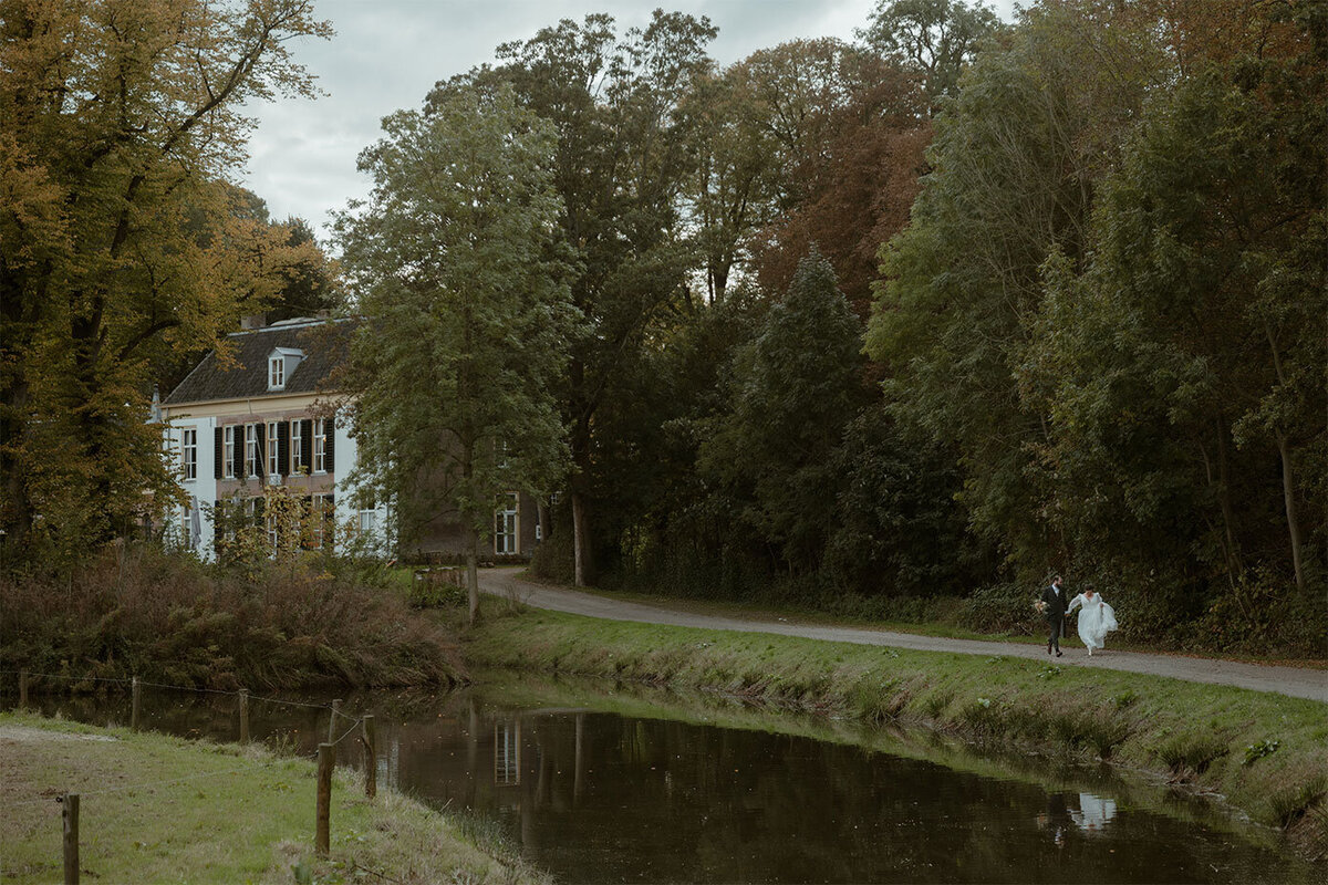 Trouwen-op-Huis-Brakel-Trouwfotograaf-Lauw-Design-&-Photography