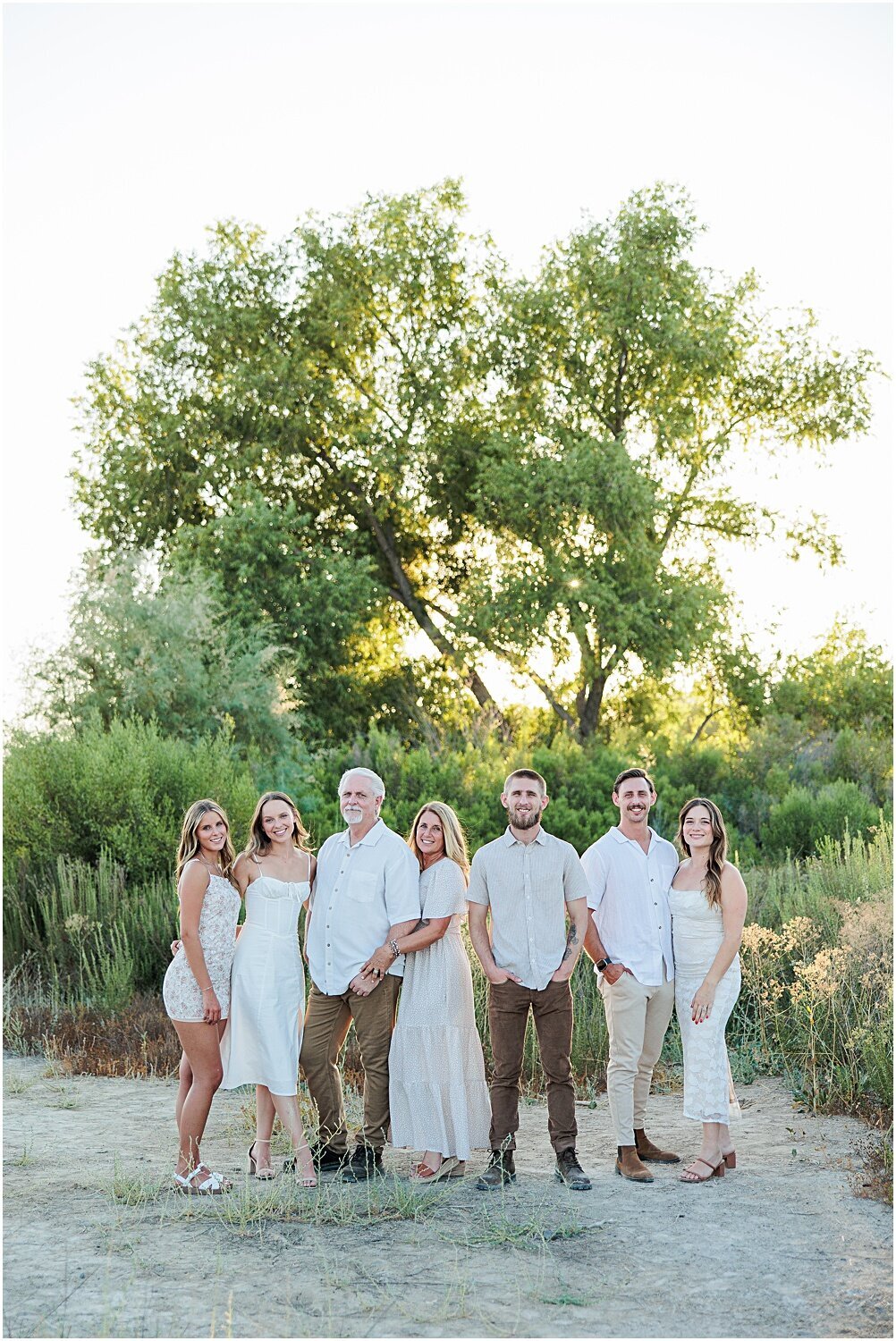 Neutral-Outfit-Insperation-Ideas-Family-Portraits-in-Menifee (30)