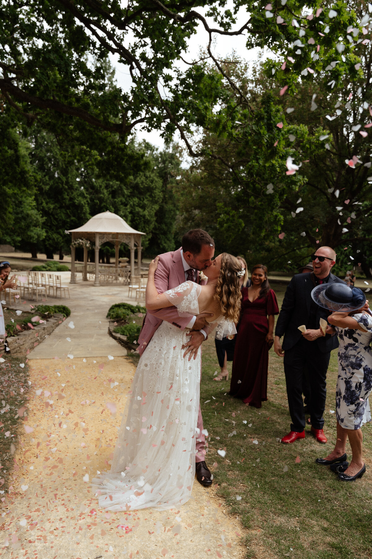 GraceDovePhotography_Michelle&Ben_Ceremony&Confetti-168