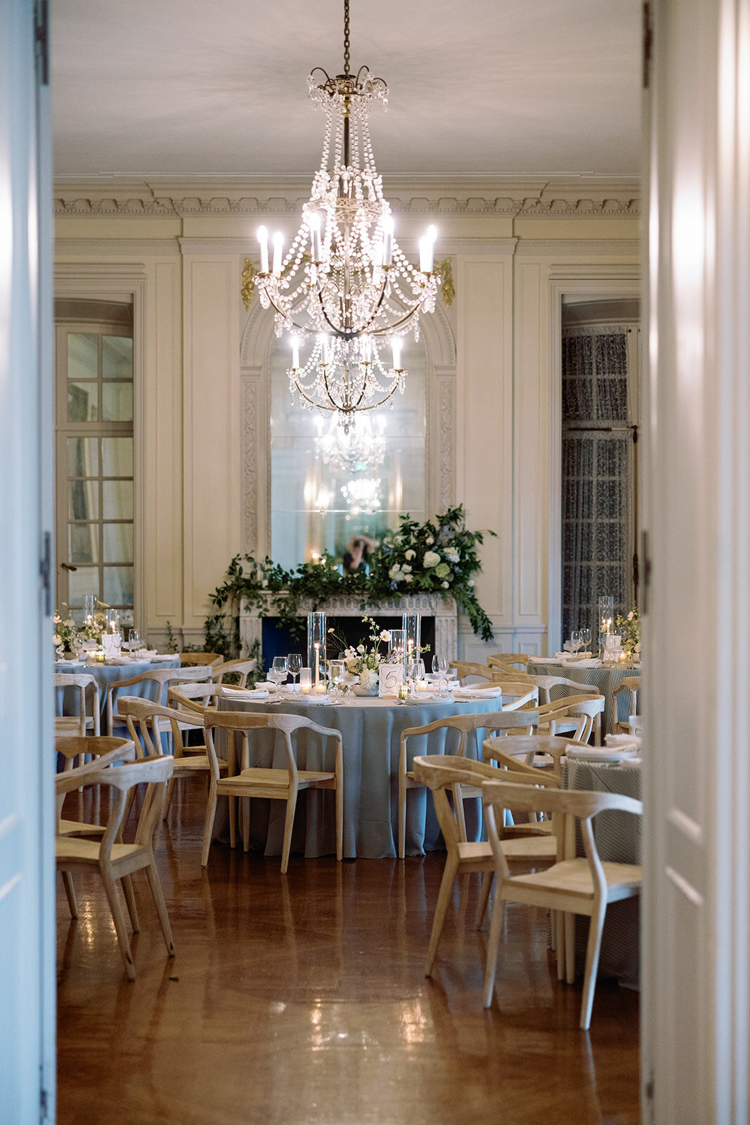 chic-summer-wedding-at-glen-manor-house-ri