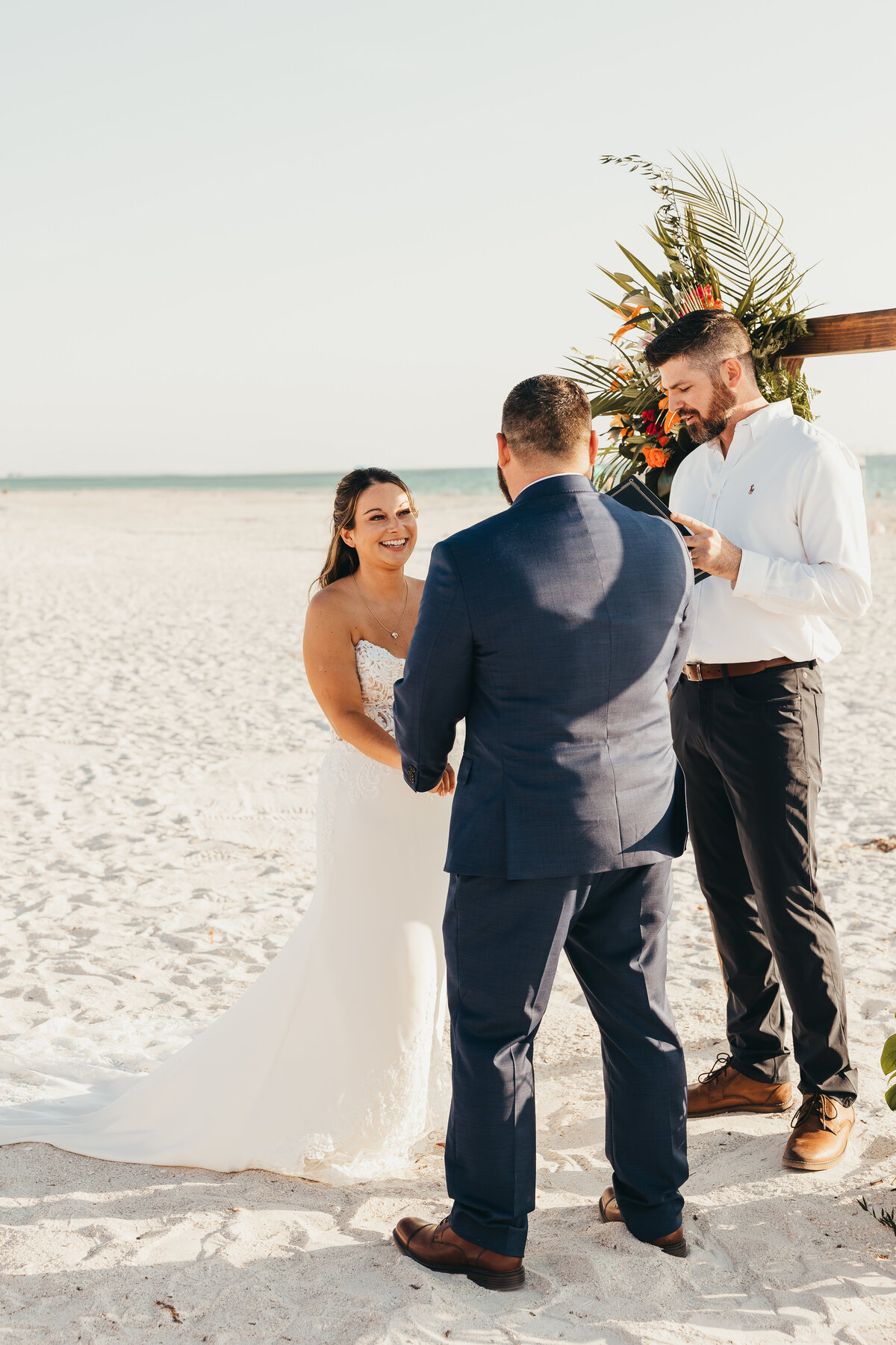 ariel-amir-photo-florida-beach-elopement-tropcial-chantilly-chic-celebrations-27