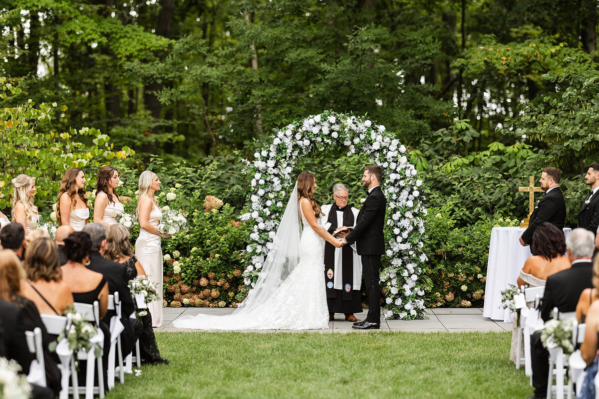 Best Cleveland Luxury Wedding Photographer LIndsey Ramdin LAR Weddings Pittsburgh Wedding Photographer Ohio Romantic Weddings118