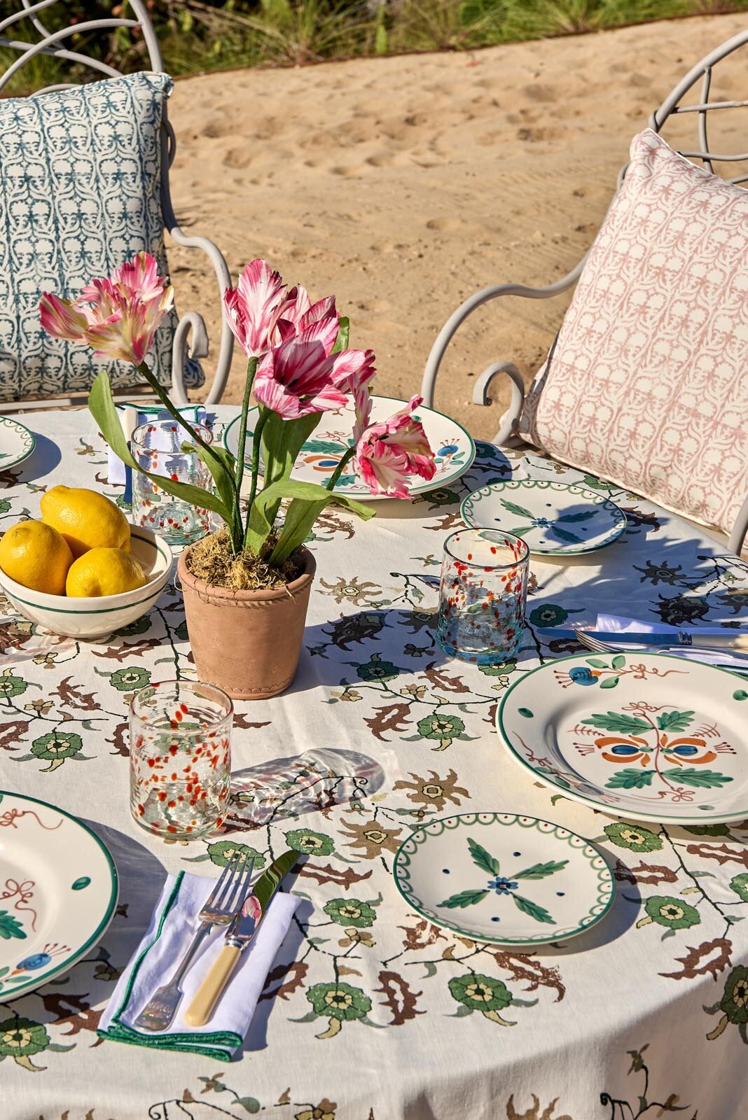 Floresta-Tableware-Group-07