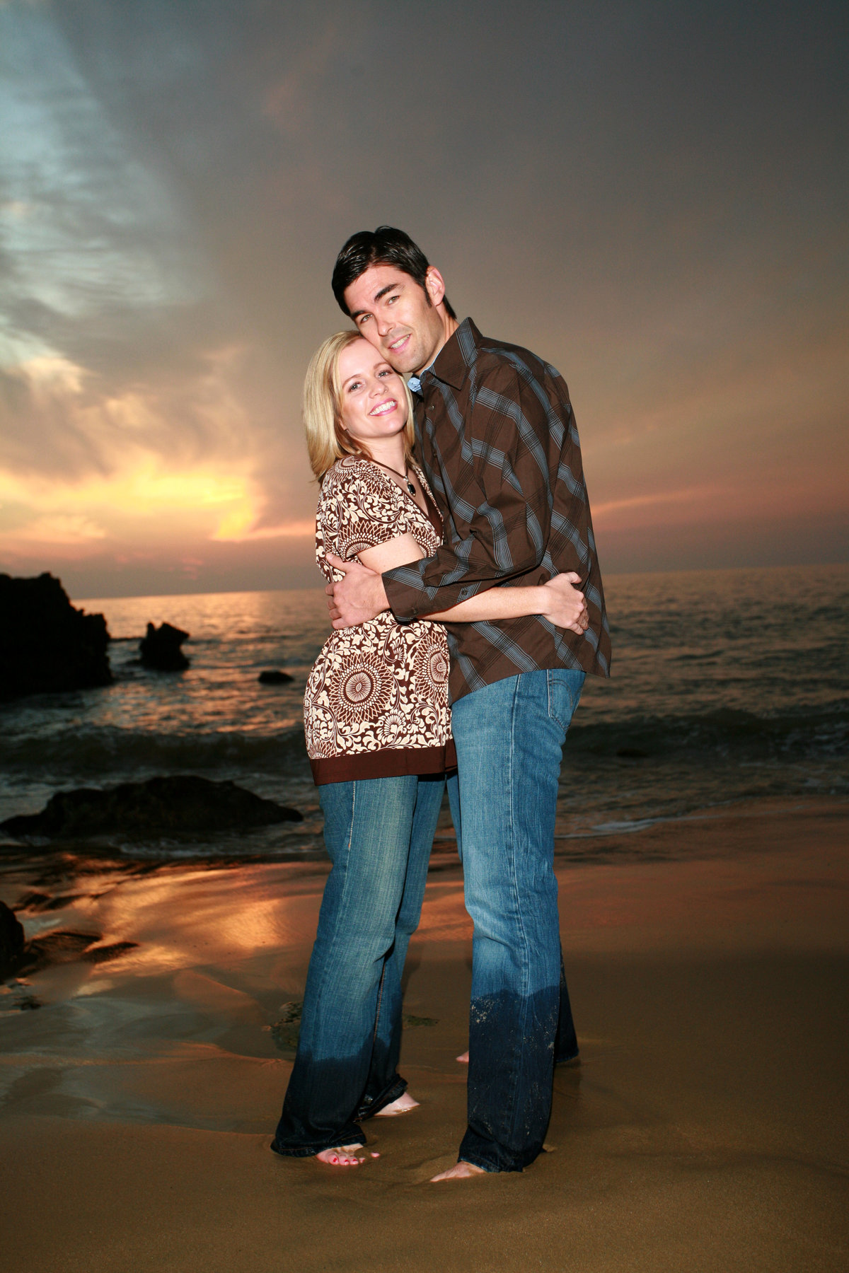 Kassel will capture your engagement shoot in studio or location. Lets go to the beach!