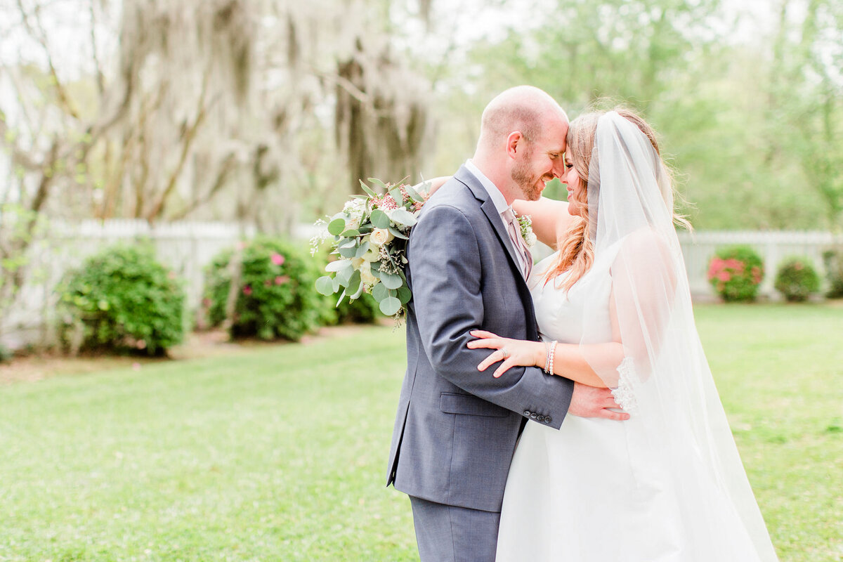 Renee Lorio Photography South Louisiana Wedding Engagement Light Airy Portrait Photographer Photos Southern Clean Colorful15-001