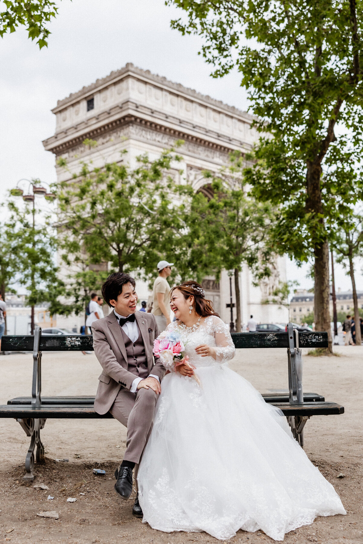 Paris_photowedding_Arc-de-Triomphe_39