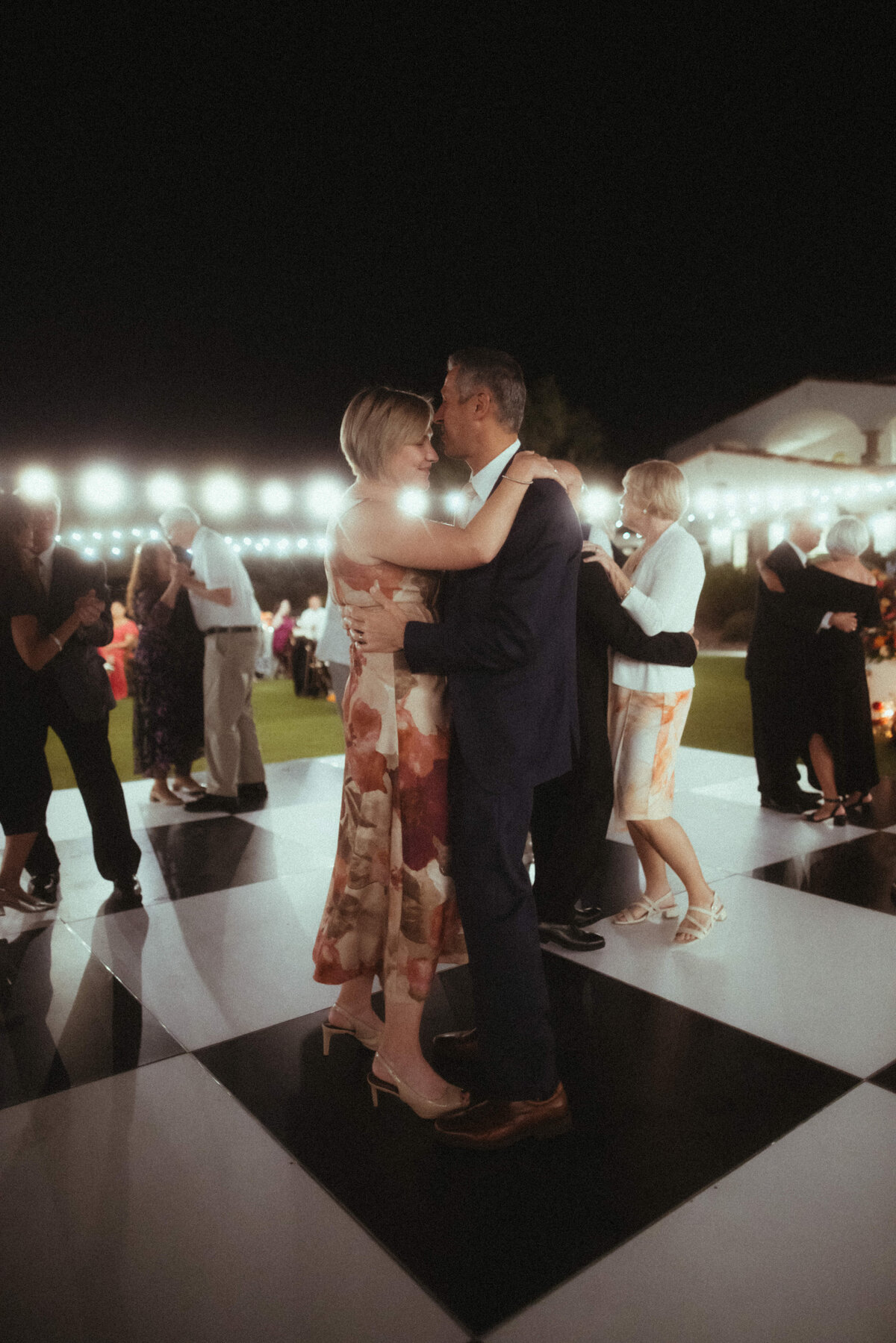 Sarah & Steven Wedding Sneak Peeks-274