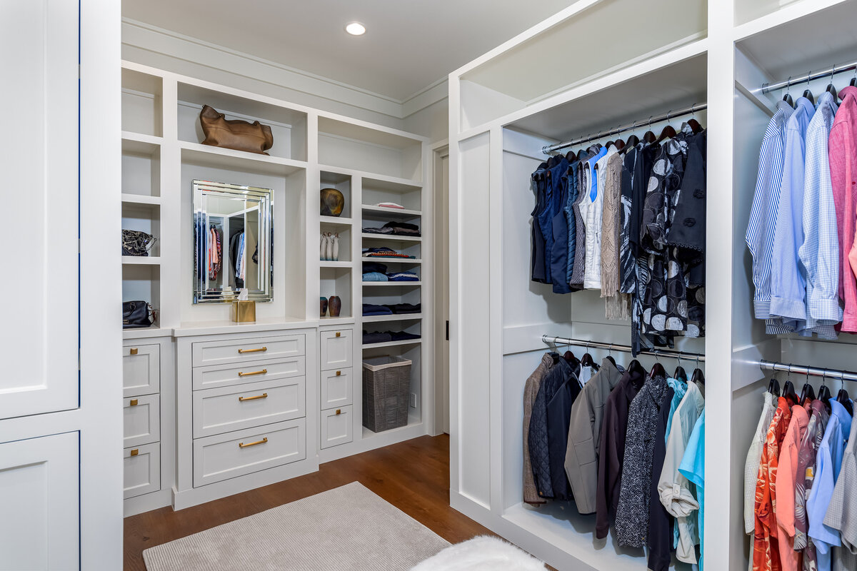 34. Master Closet 1-MLS