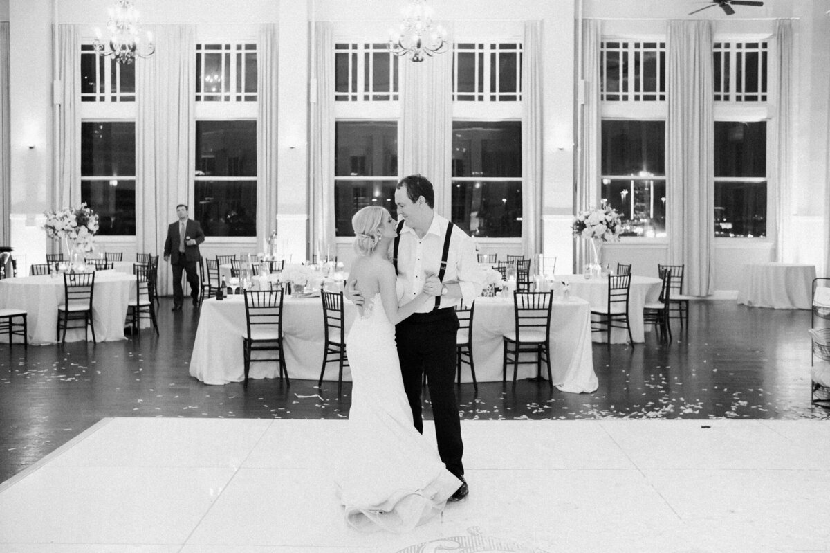 Dallas_Wedding_Photographer_Bethany_Erin_Photography_Allyson&Jack_Wedding-1371